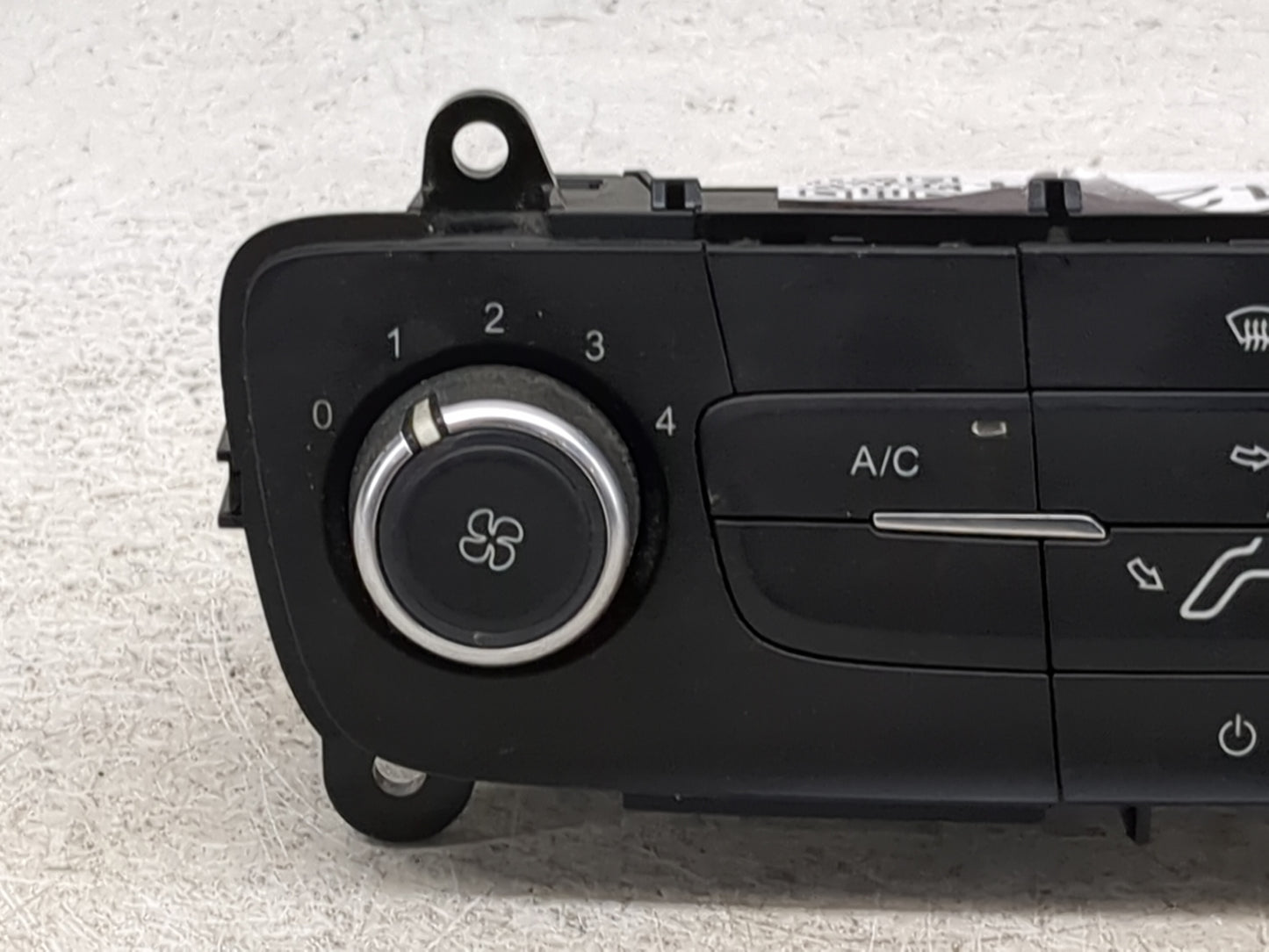 2015-2018 Ford Focus Climate Control Module Temperature AC/Heater Replacement P/N:E1108075 M Fits Fits 2015 2016 2017 2018 O