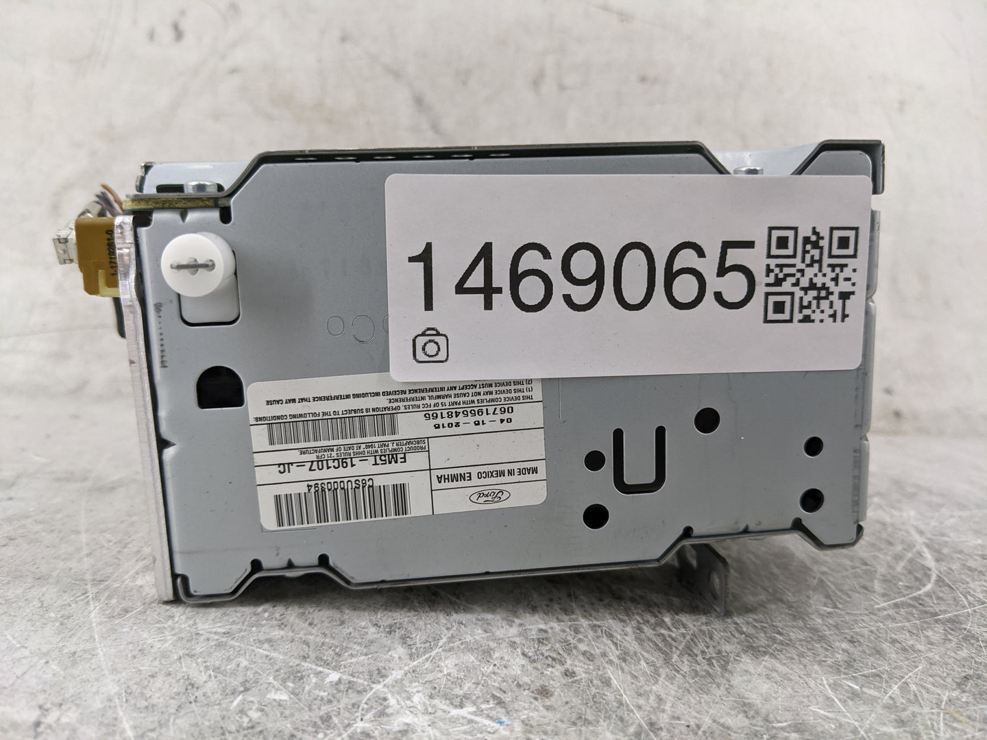2015-2016 Ford Focus Radio AM FM Cd Player Receiver Replacement P/N:FM5T-19C107-JC C6SU000394 Fits Fits 2015 2016 OEM Used A