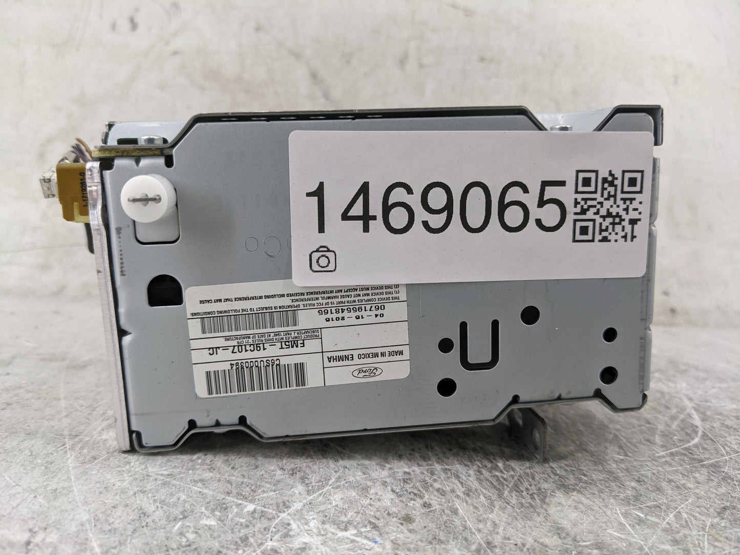 2015-2016 Ford Focus Radio AM FM Cd Player Receiver Replacement P/N:FM5T-19C107-JC C6SU000394 Fits Fits 2015 2016 OEM Used A