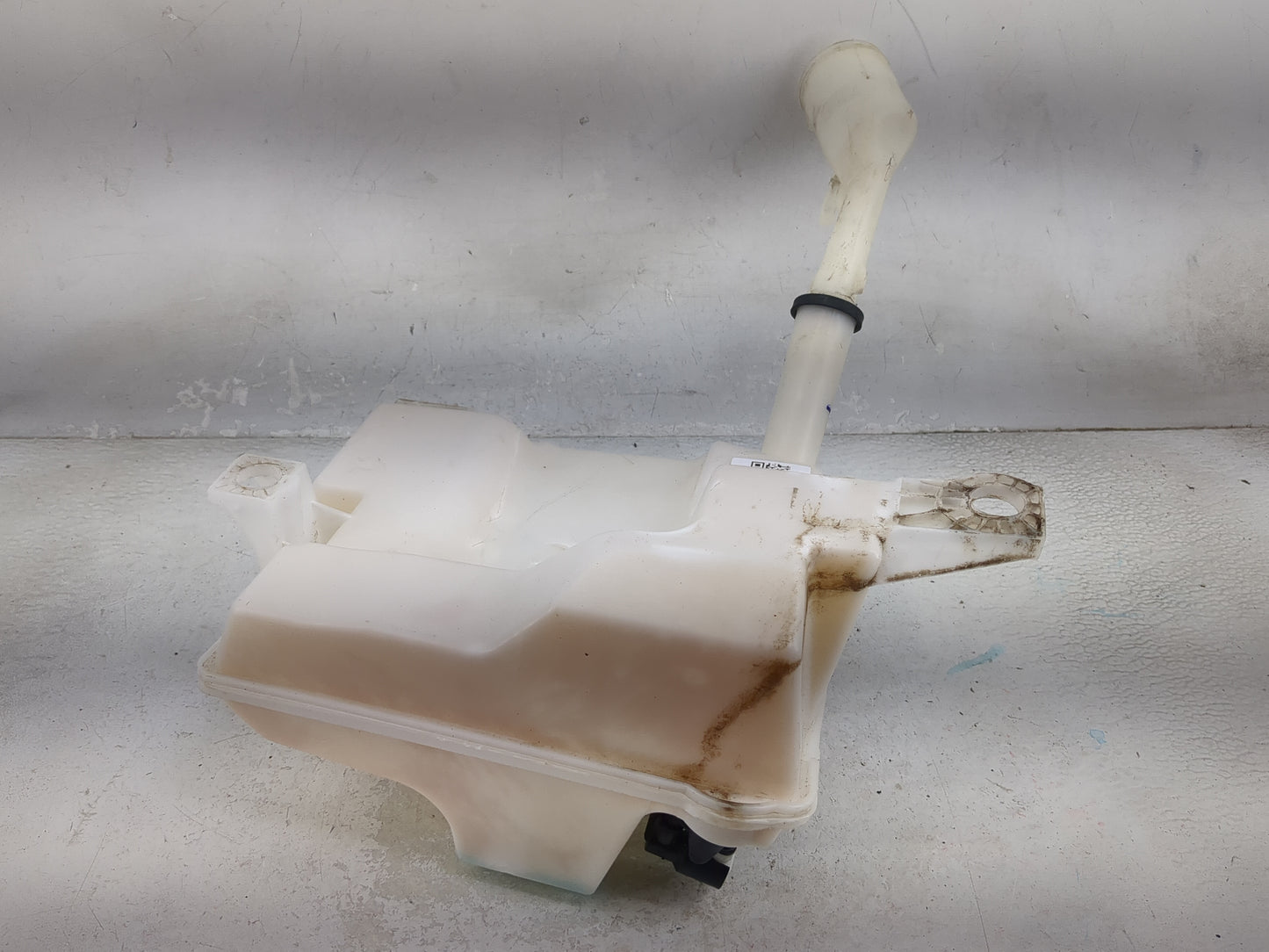 2012-2018 Ford Focus Windshield Washer Fluid Reservoir Bottle Oem 1474191 - Oemusedautoparts1.com
