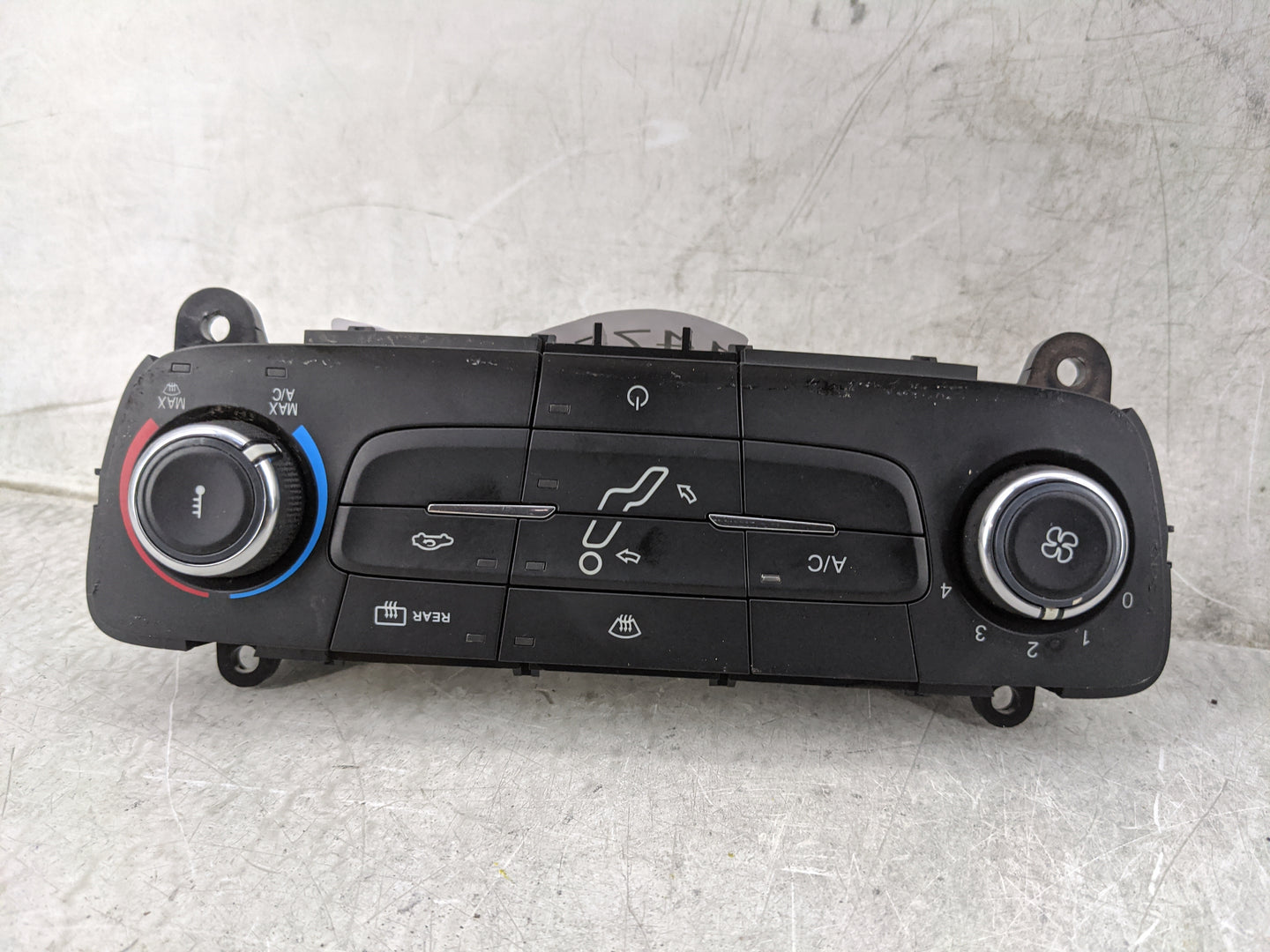 2015-2018 Ford Focus Climate Control Module Temperature AC/Heater Replacement P/N:DMTRA GH70A GRJWA F1ET 18549 Fits OEM Used