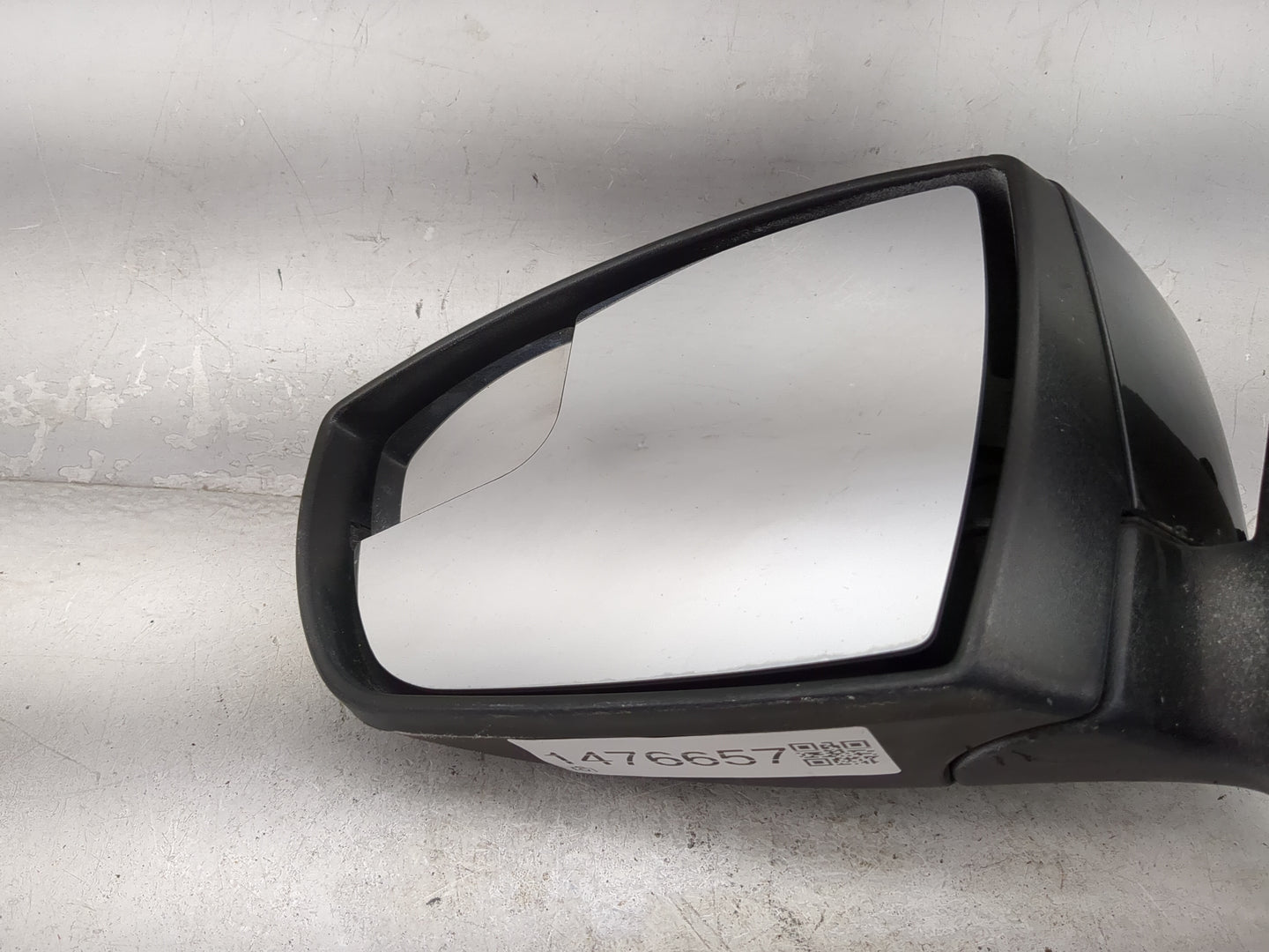 2015-2018 Ford Focus Driver Side View Mirror - Left Door Mirror OEM Used - Oemusedautoparts1.com