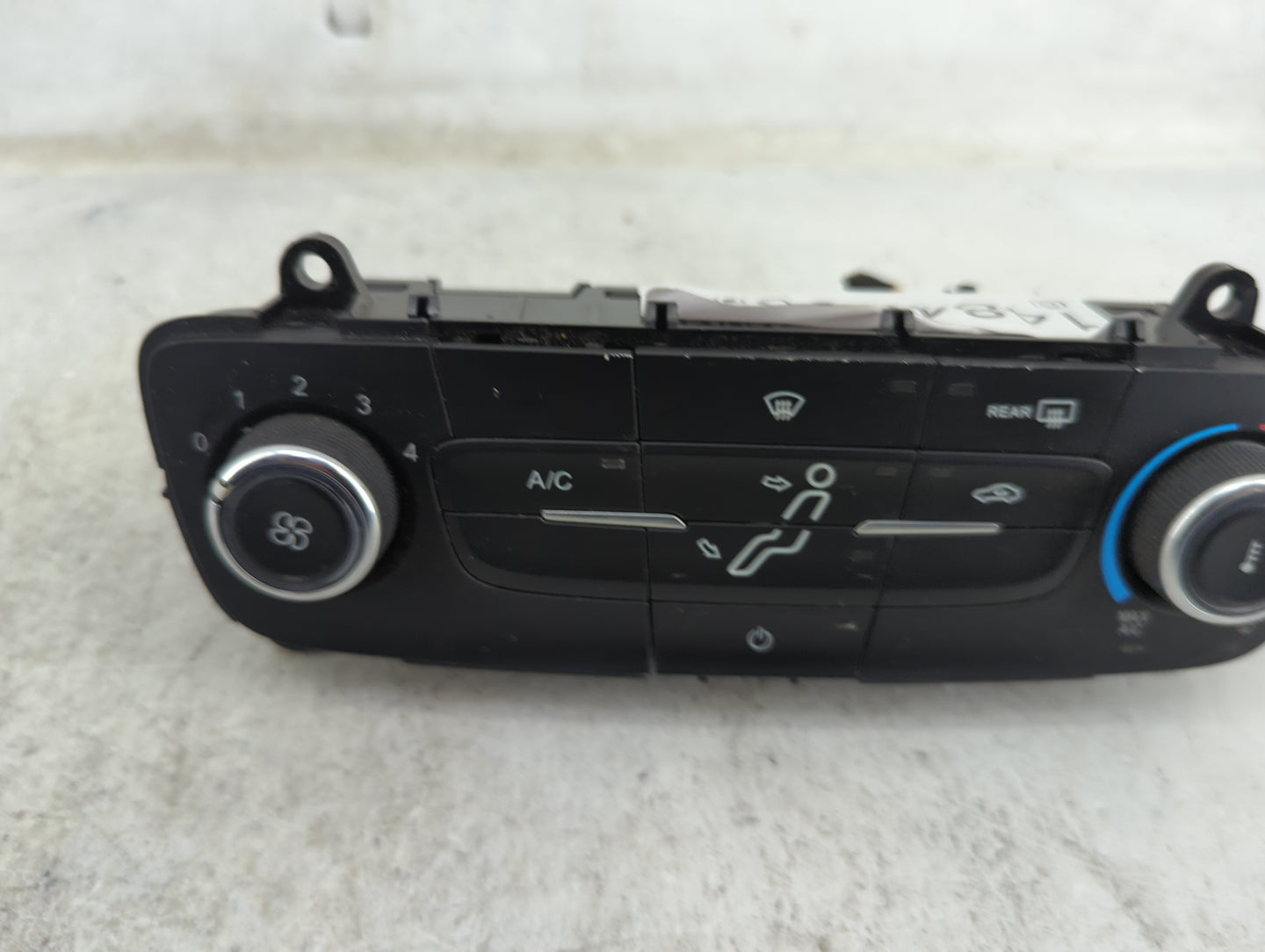 2015-2018 Ford Focus Climate Control Module Temperature AC/Heater Replacement P/N:F1ET-19980-JE Fits Fits 2015 2016 2017 201