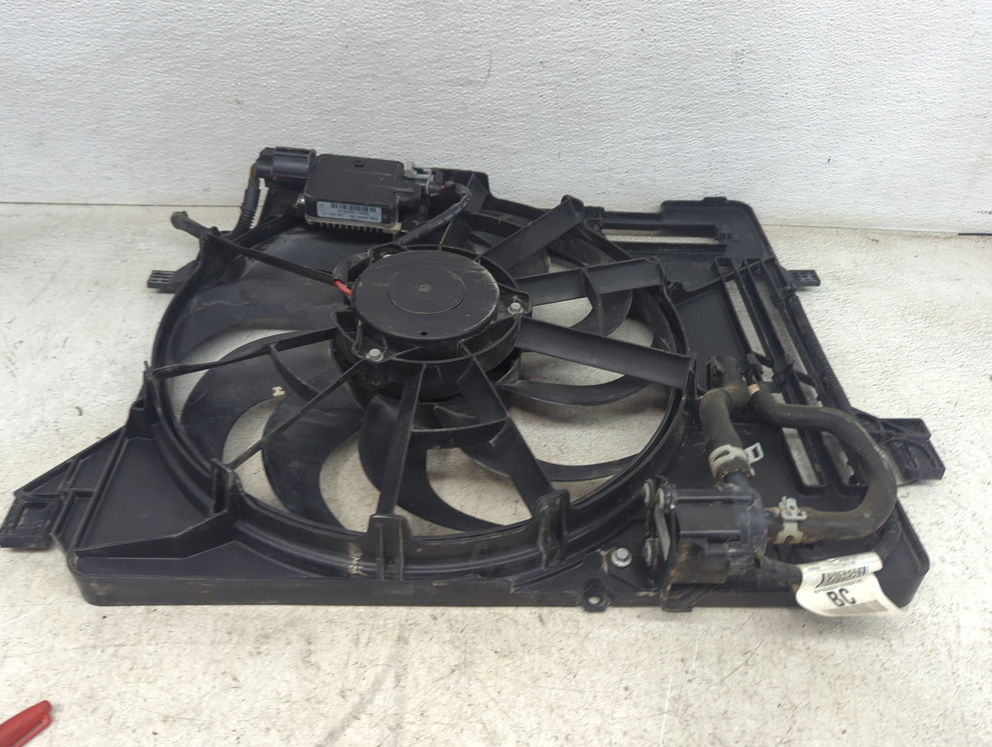 2015 Ford Focus Electric Radiator Cooling Fan Motor Assembly P/N:F1ET-14C361 Fits OEM Used Auto Parts - Oemusedautoparts1.co