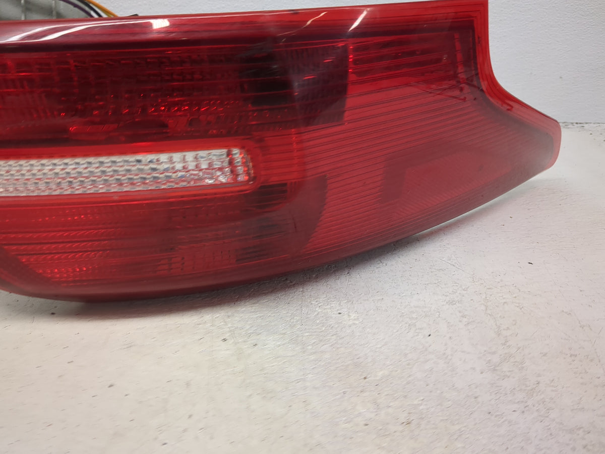 2015-2018 Ford Focus Driver Left Side Deck Lid Mounted Tail Light 1512283 - Oemusedautoparts1.com