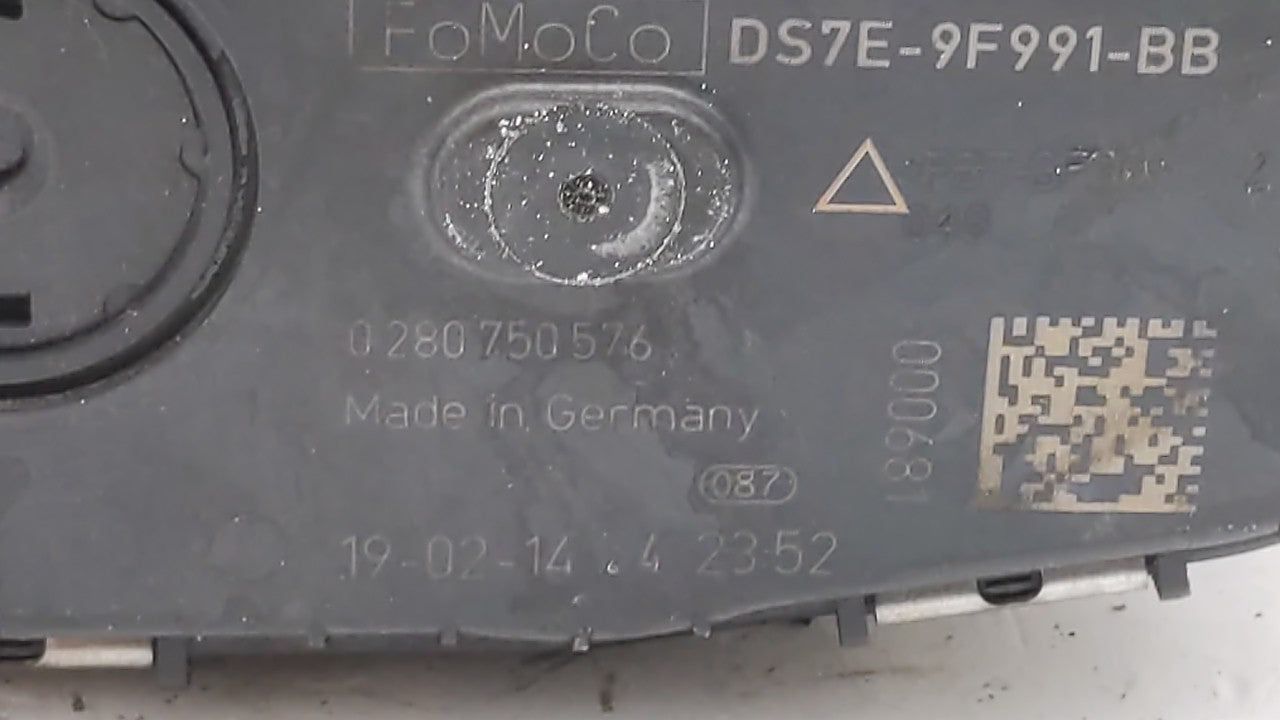 2014-2018 Ford Focus Throttle Body P/N:DS7E-9F991-BB Fits Fits 2014 2015 2016 2017 2018 2019 OEM Used Auto Parts - Oemusedau