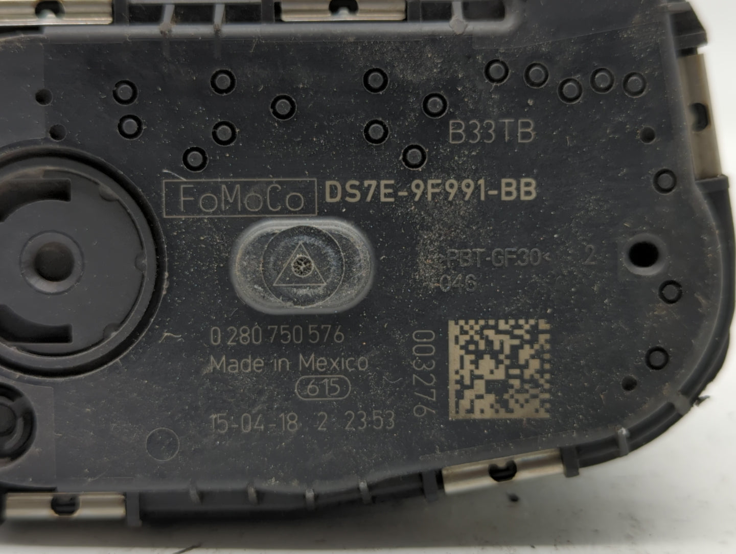 2014-2018 Ford Focus Throttle Body P/N:DS7E-9F991-BB Fits Fits 2014 2015 2016 2017 2018 2019 OEM Used Auto Parts - Oemusedau
