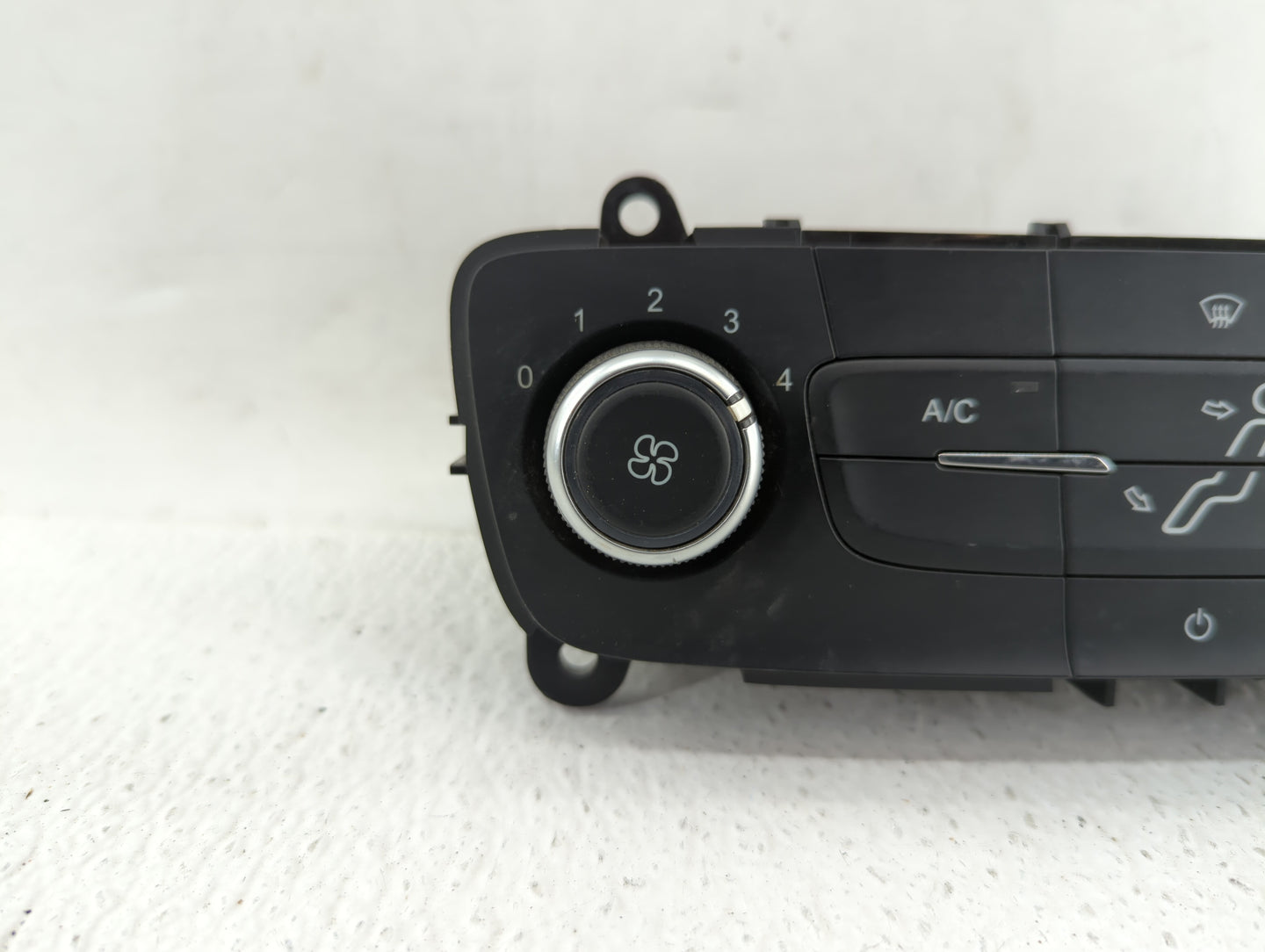 2015-2018 Ford Focus Climate Control Module Temperature AC/Heater Replacement P/N:F1ET-19980-LJ F1ET-19980-JF Fits OEM Used 