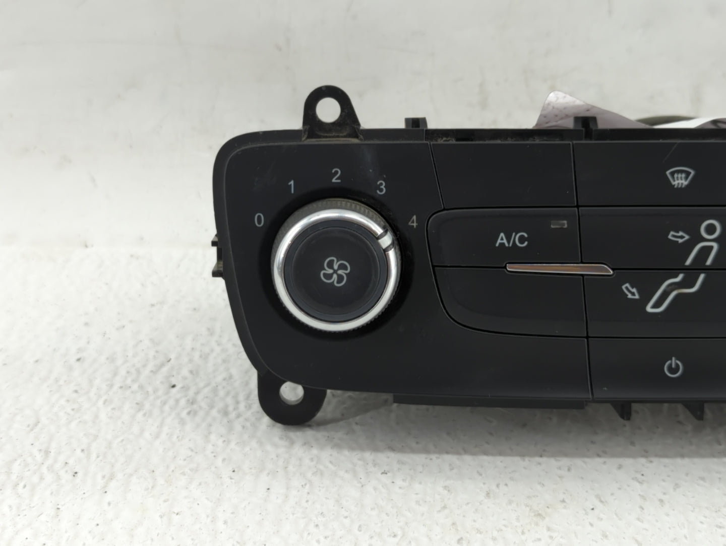 2015-2018 Ford Focus Climate Control Module Temperature AC/Heater Replacement P/N:F1ET-19980-LJ F1ET-19980-JF Fits OEM Used 