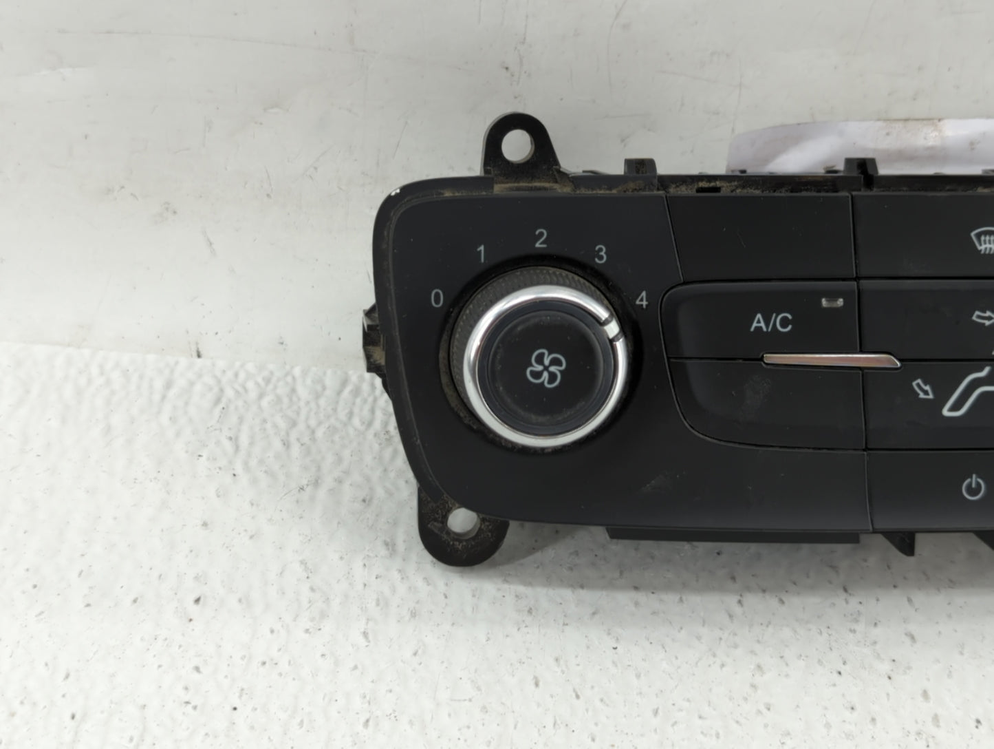 2015-2018 Ford Focus Climate Control Module Temperature AC/Heater Replacement P/N:F1ET-19980-LJ F1ET-19980-JF Fits OEM Used 