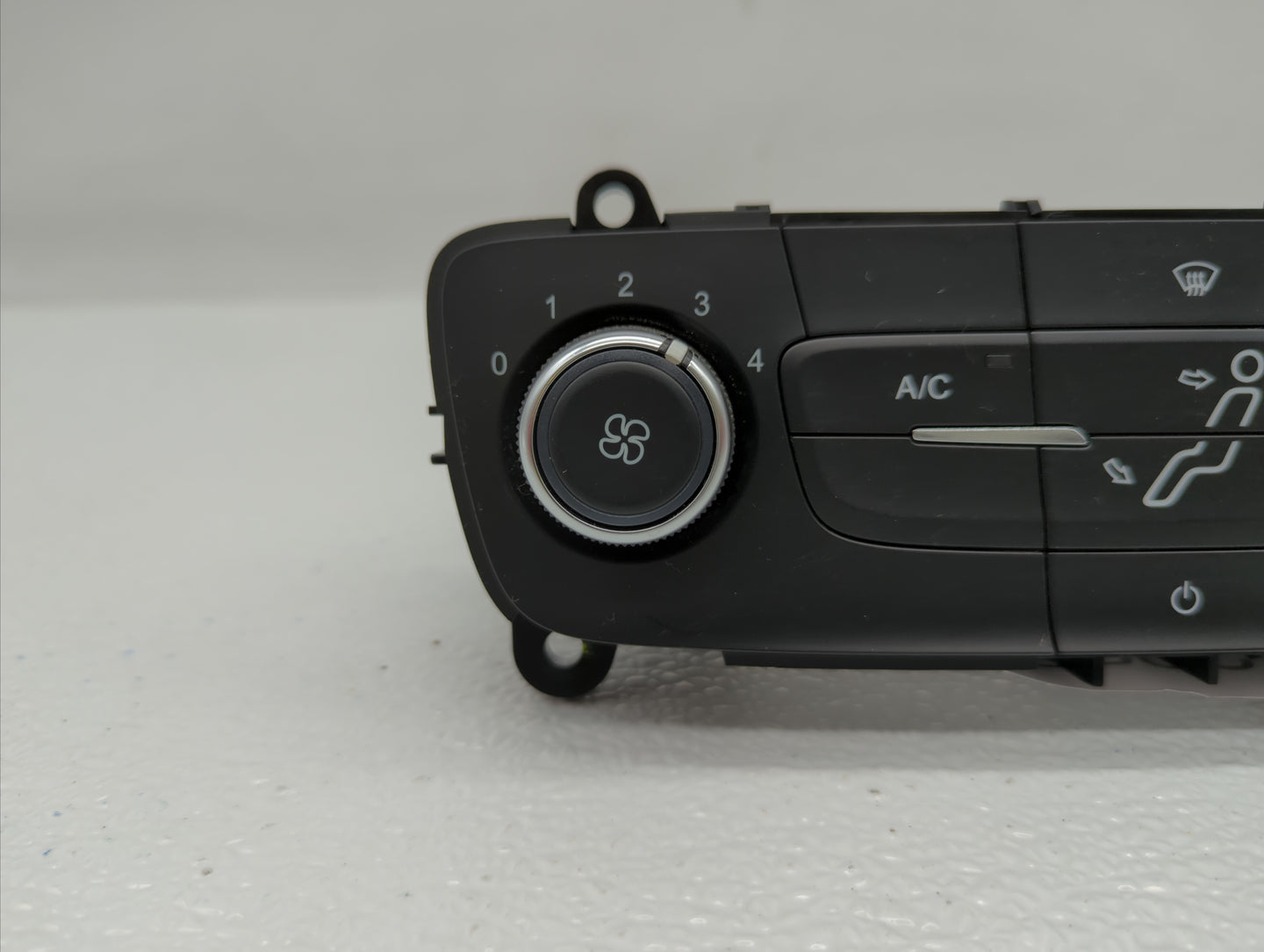 2015-2018 Ford Focus Climate Control Module Temperature AC/Heater Replacement P/N:F1ET-19980-JG F1ET-19980-LJ Fits OEM Used 