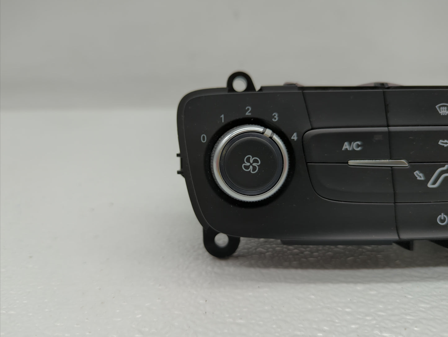 2015-2018 Ford Focus Climate Control Module Temperature AC/Heater Replacement P/N:F1ET-19980-LJ F1ET-19980-JF Fits OEM Used 