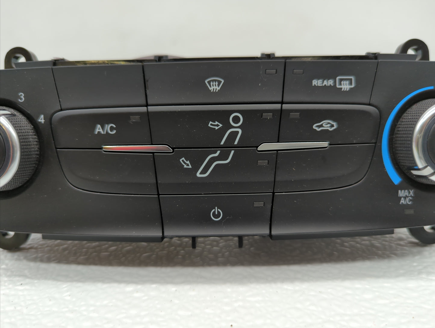 2015-2018 Ford Focus Climate Control Module Temperature AC/Heater Replacement P/N:F1ET-19980-LJ F1ET-19980-JF Fits OEM Used 