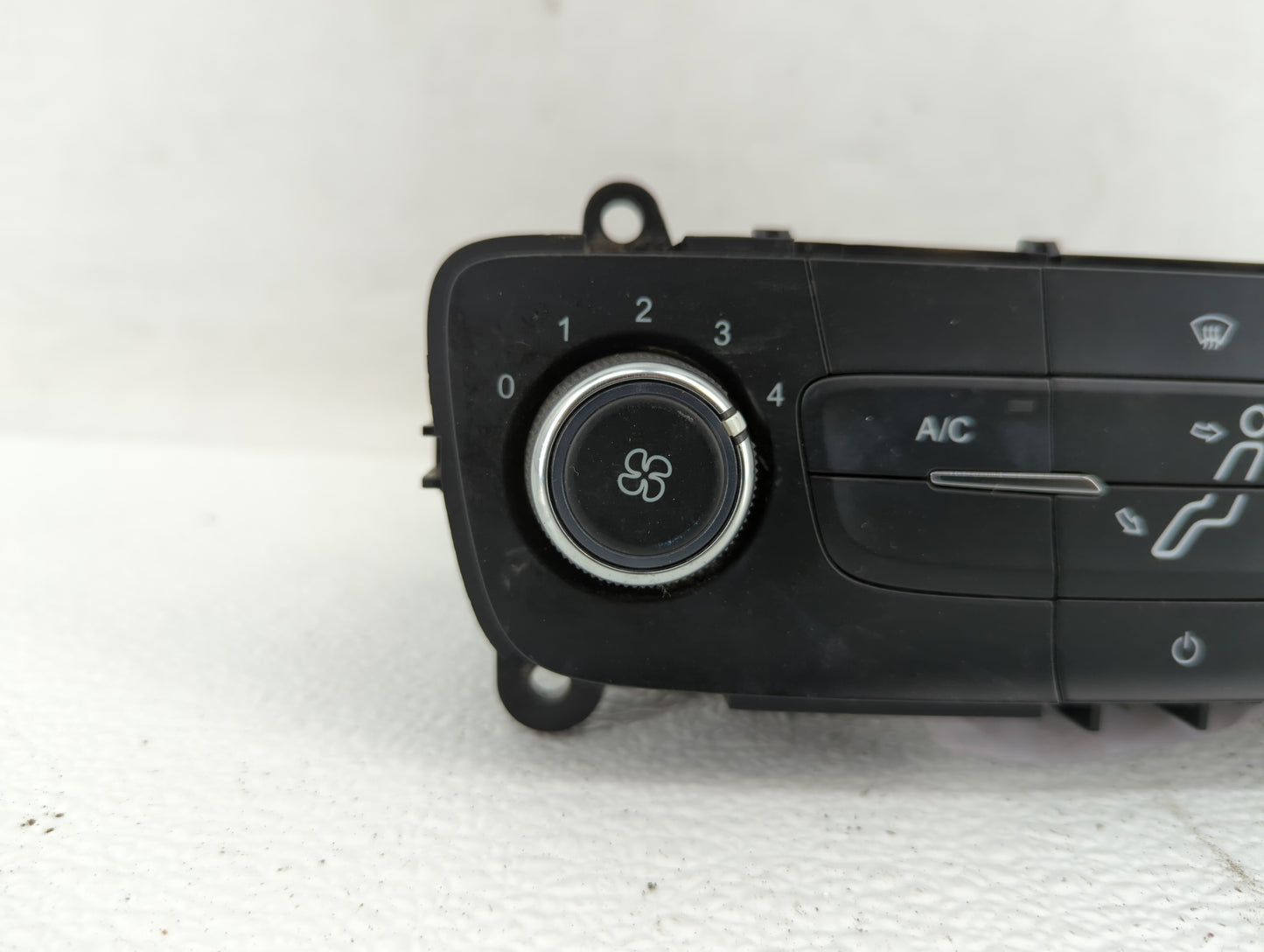 2015-2018 Ford Focus Climate Control Module Temperature AC/Heater Replacement P/N:F1ET-19980-JG F1ET-19980-LJ Fits OEM Used 