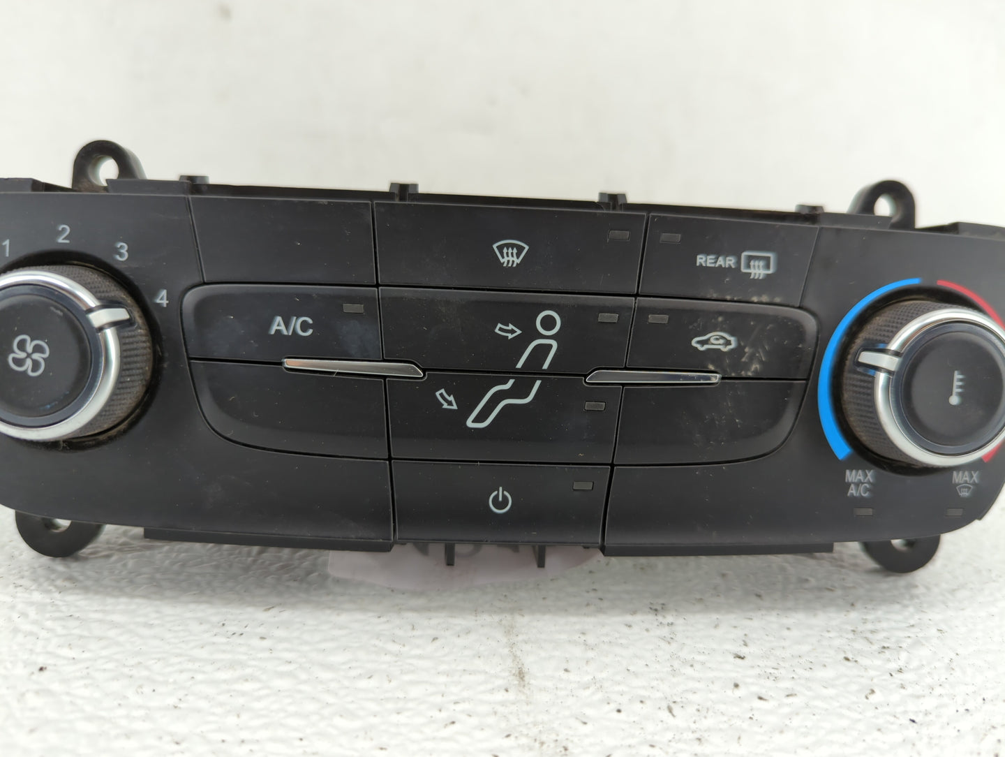 2015-2018 Ford Focus Climate Control Module Temperature AC/Heater Replacement P/N:F1ET-19980-JG F1ET-19980-LJ Fits OEM Used 