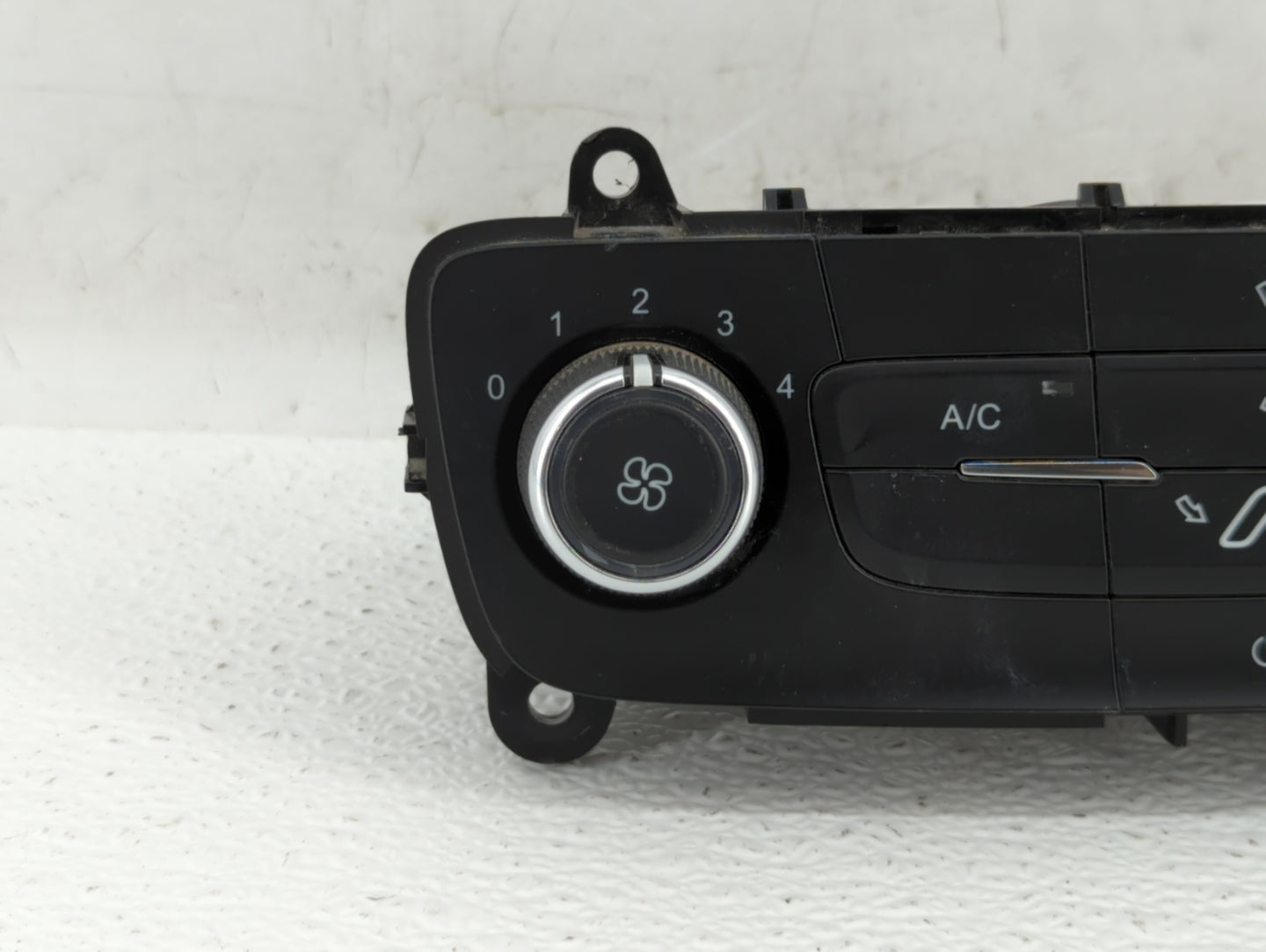 2015-2018 Ford Focus Climate Control Module Temperature AC/Heater Replacement P/N:F1ET-19980-JG F1ET-19980-LJ Fits OEM Used 