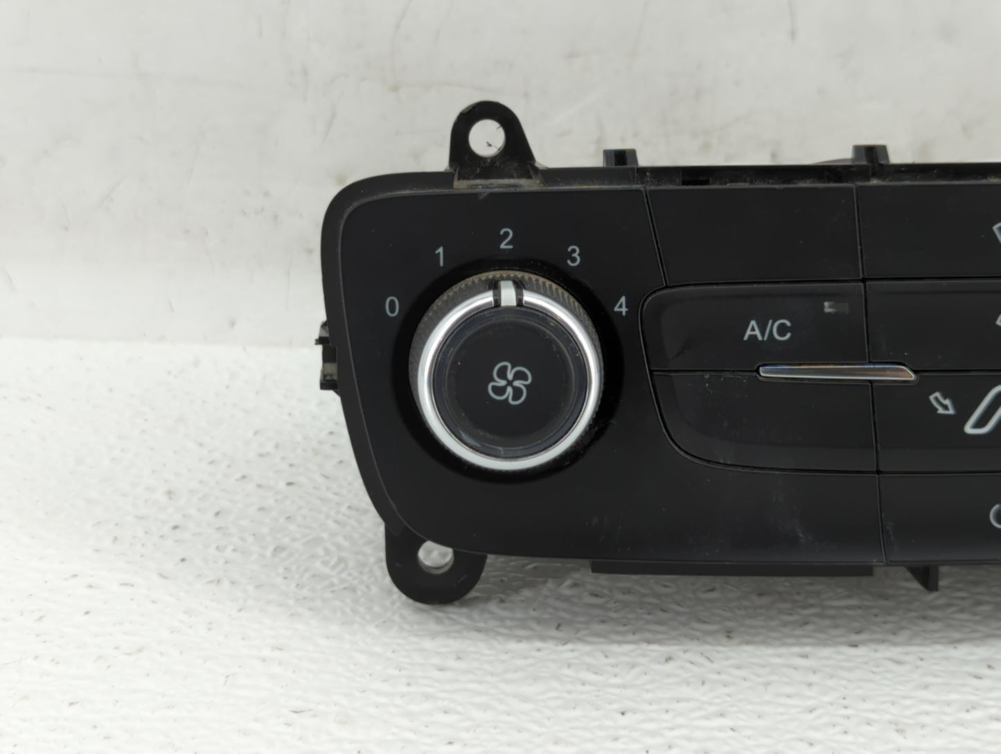 2015-2018 Ford Focus Climate Control Module Temperature AC/Heater Replacement P/N:F1ET-19980-JG F1ET-19980-LJ Fits OEM Used 
