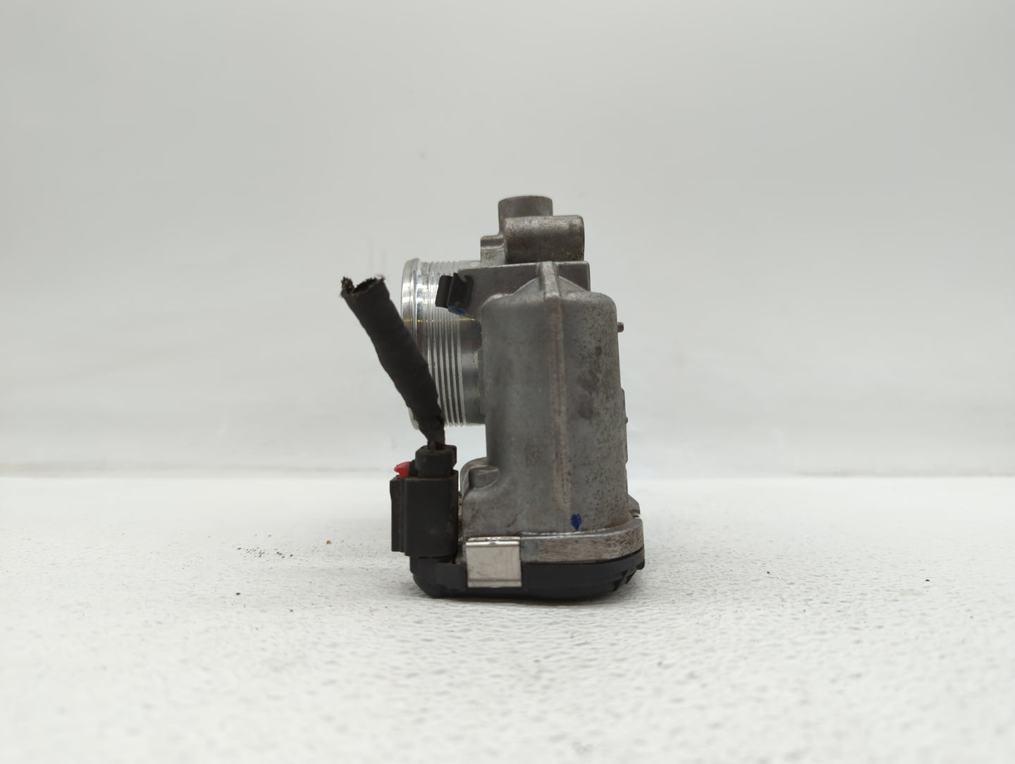 2014-2018 Ford Focus Throttle Body P/N:DS7E-9F991-BB Fits Fits 2014 2015 2016 2017 2018 2019 OEM Used Auto Parts - Oemusedau
