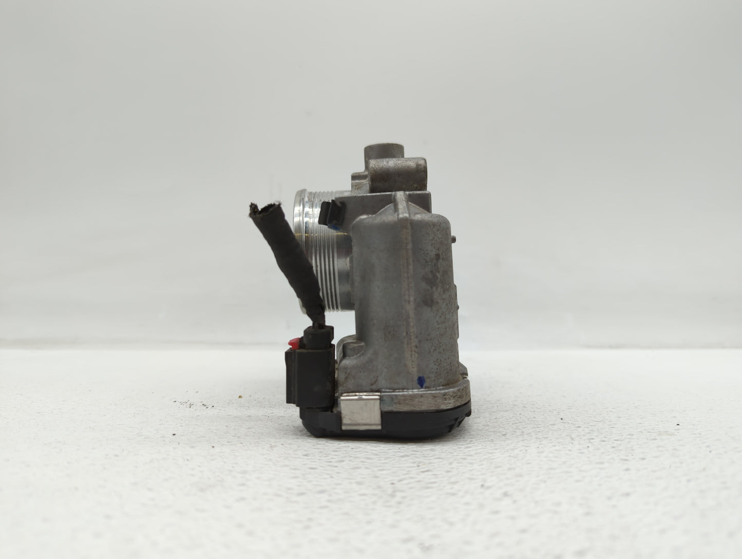 2014-2018 Ford Focus Throttle Body P/N:DS7E-9F991-BB Fits Fits 2014 2015 2016 2017 2018 2019 OEM Used Auto Parts - Oemusedau