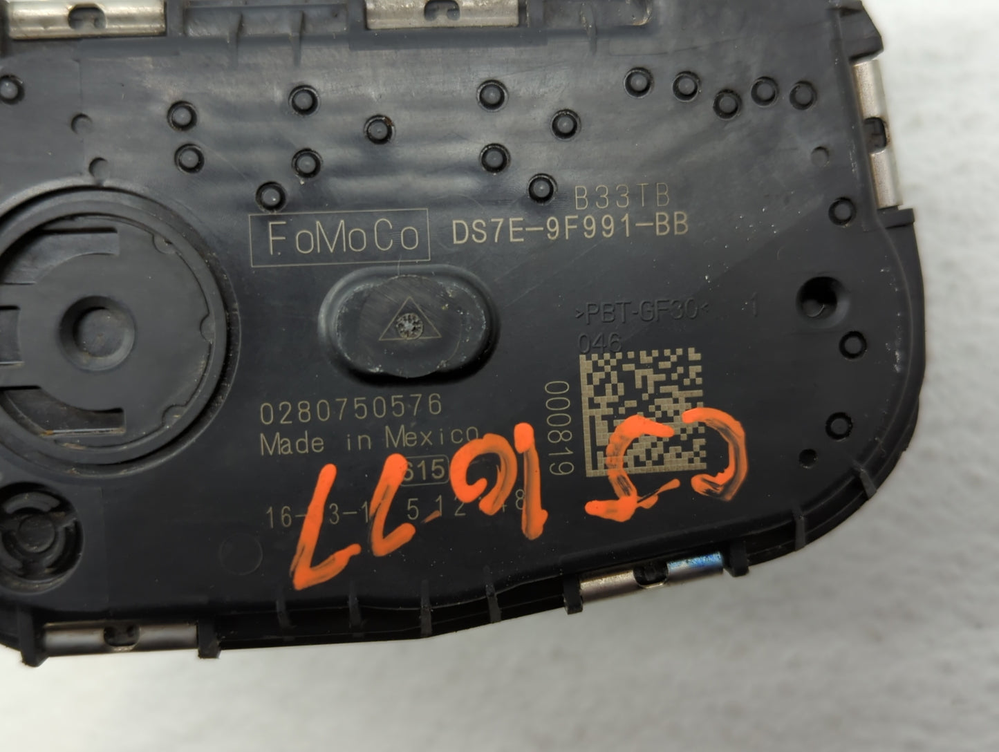 2014-2018 Ford Focus Throttle Body P/N:DS7E-9F991-BB Fits Fits 2014 2015 2016 2017 2018 2019 OEM Used Auto Parts - Oemusedau