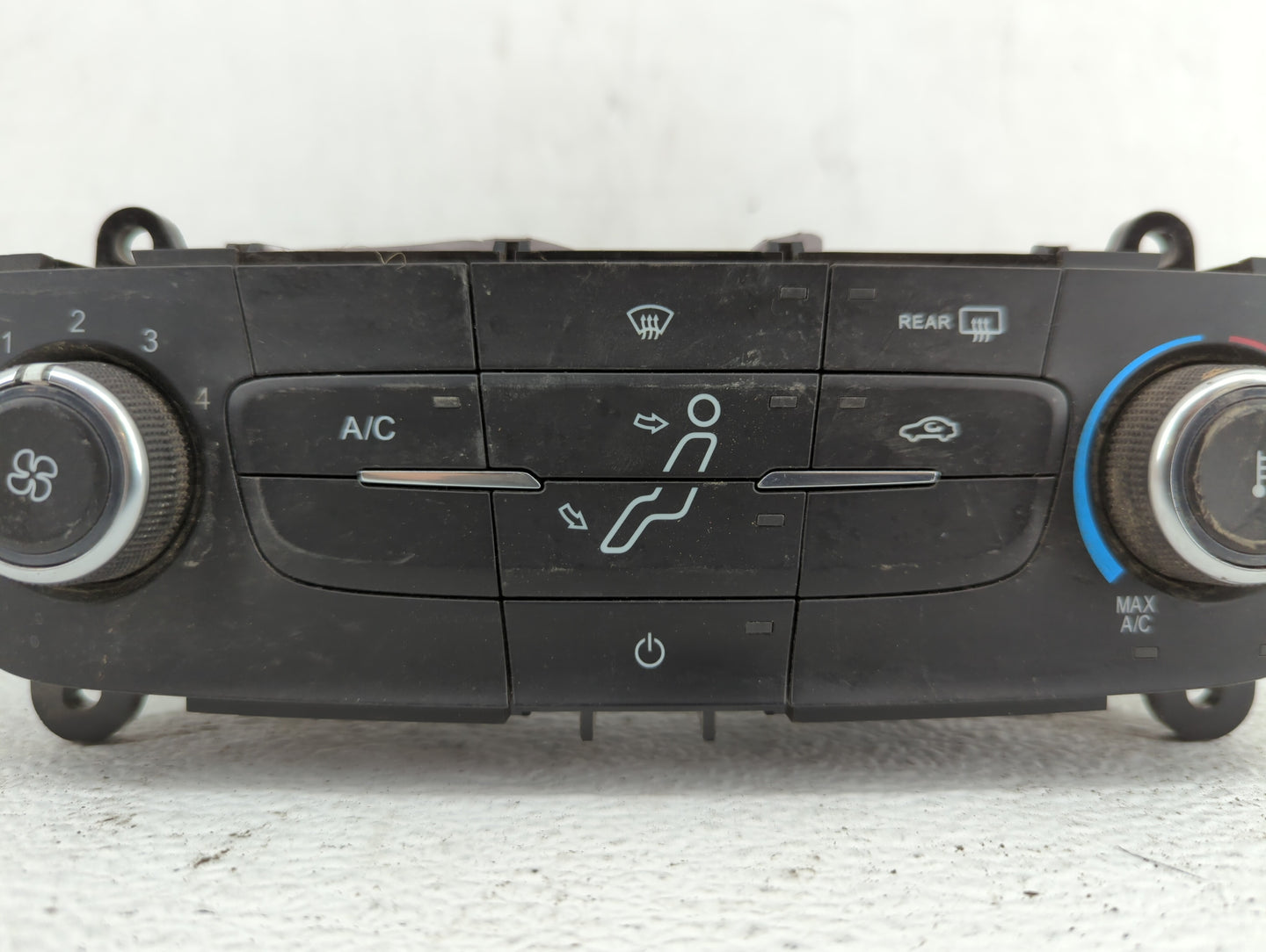 2015-2018 Ford Focus Climate Control Module Temperature AC/Heater Replacement P/N:F1ET-18K811-KD F1ET-18549 Fits OEM Used Au
