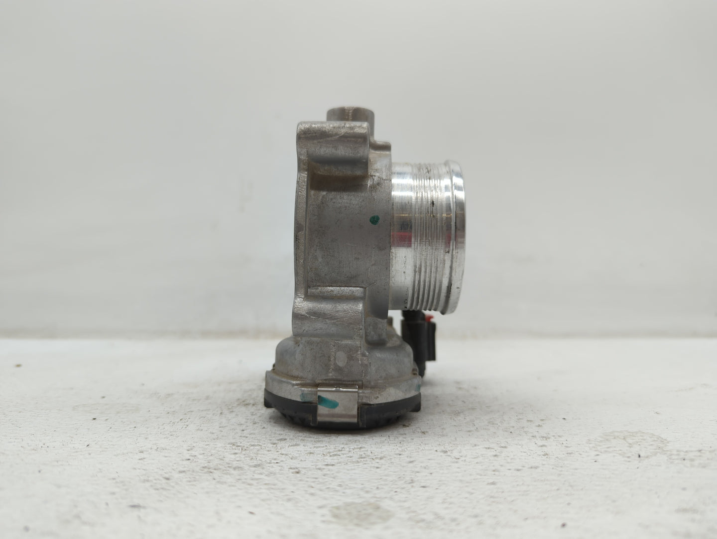 2014-2018 Ford Focus Throttle Body P/N:0 280 750 566 DS7E-9F991-BB Fits Fits 2014 2015 2016 2017 2018 2019 OEM Used Auto Par