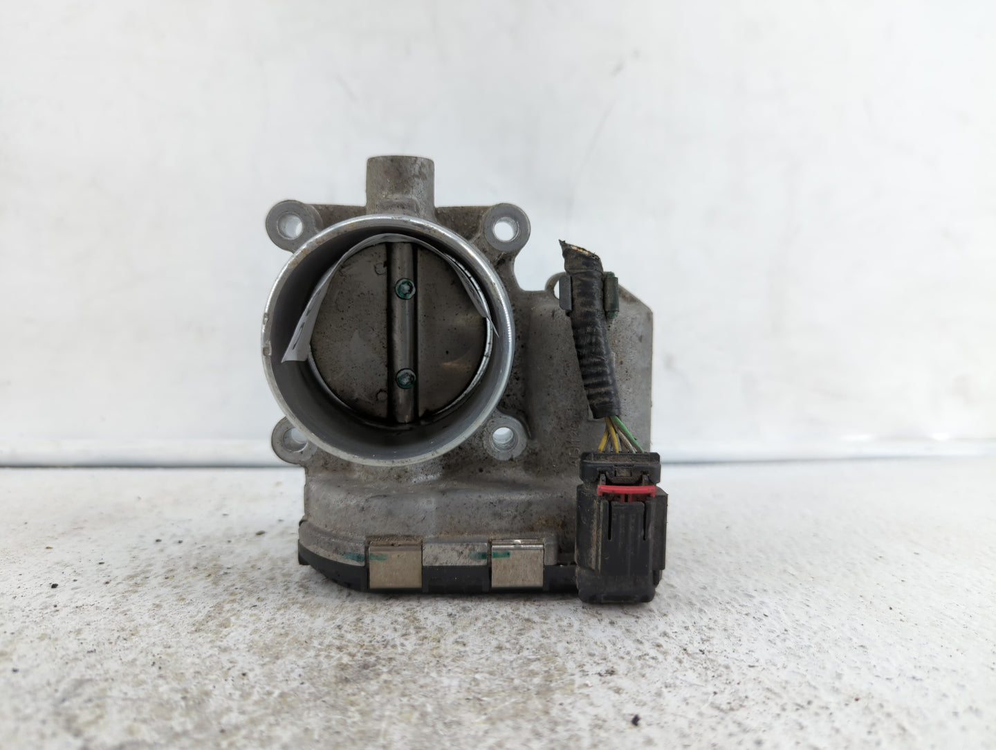2014-2018 Ford Focus Throttle Body P/N:0 280 750 566 DS7E-9F991-BB Fits Fits 2014 2015 2016 2017 2018 2019 OEM Used Auto Par