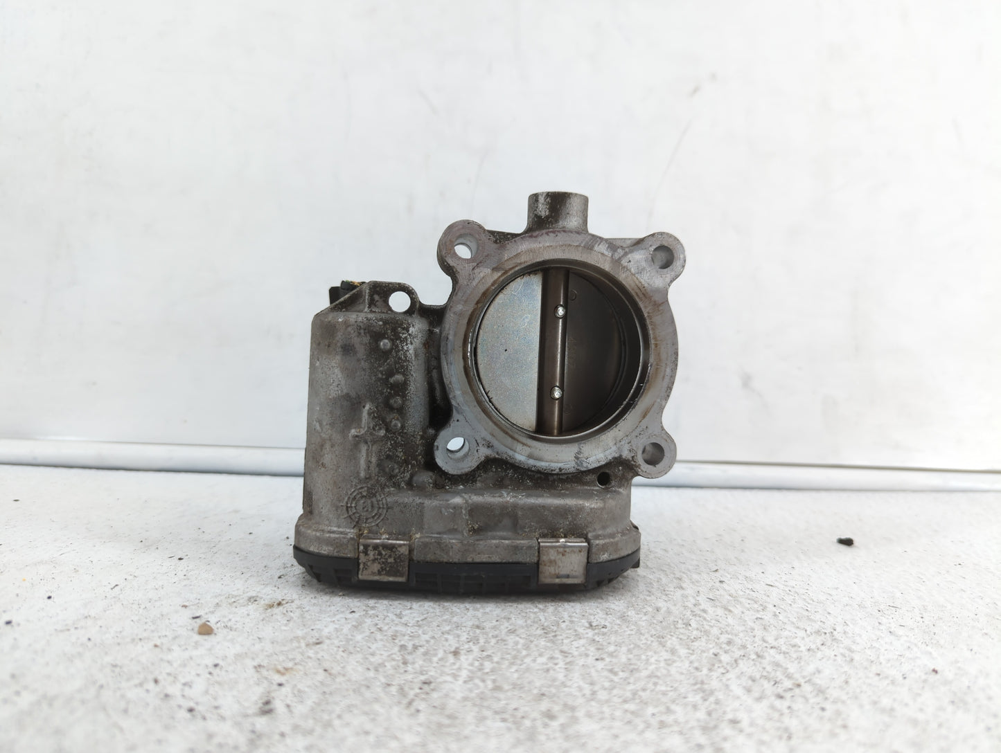 2014-2018 Ford Focus Throttle Body P/N:0 280 750 566 DS7E-9F991-BB Fits Fits 2014 2015 2016 2017 2018 2019 OEM Used Auto Par