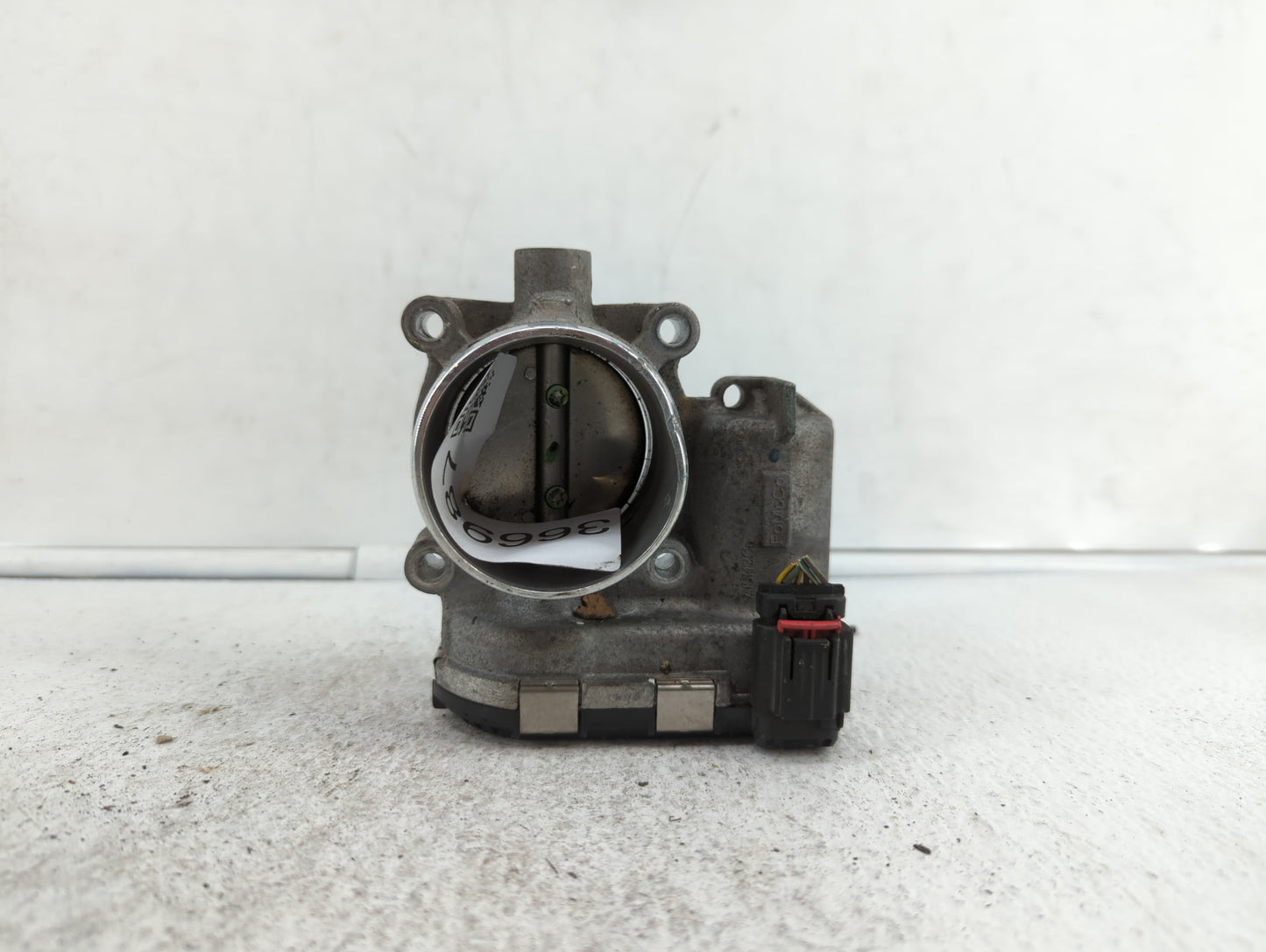 2014-2018 Ford Focus Throttle Body P/N:0 280 750 566 DS7E-9F991-BB Fits Fits 2014 2015 2016 2017 2018 2019 OEM Used Auto Par