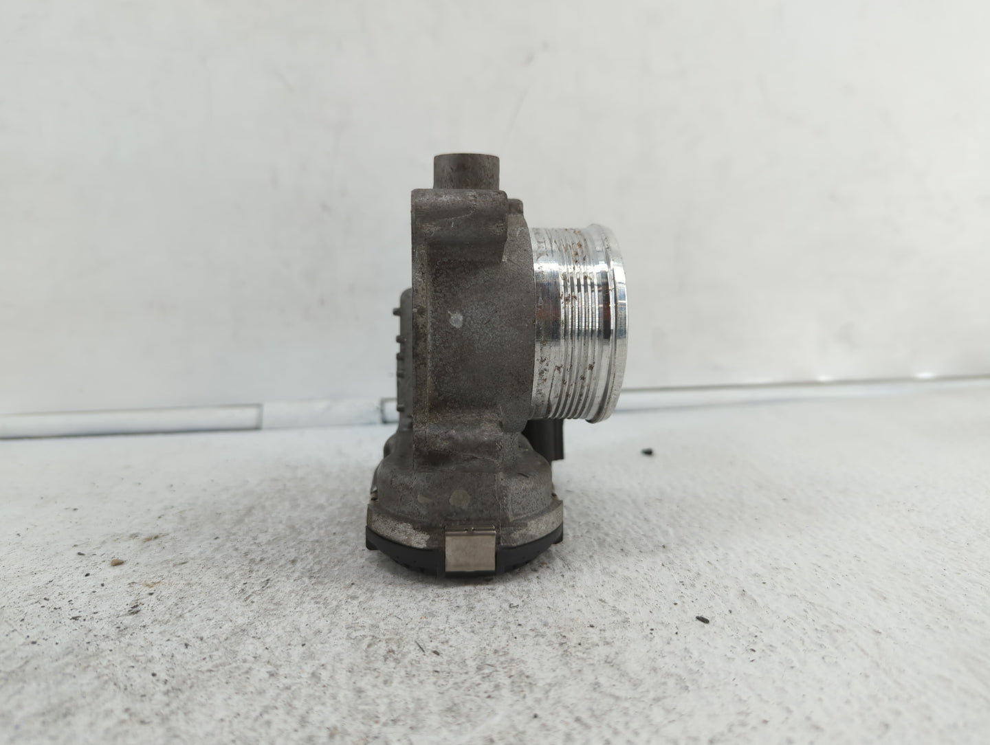 2014-2018 Ford Focus Throttle Body P/N:0 280 750 566 DS7E-9F991-BB Fits Fits 2014 2015 2016 2017 2018 2019 OEM Used Auto Par