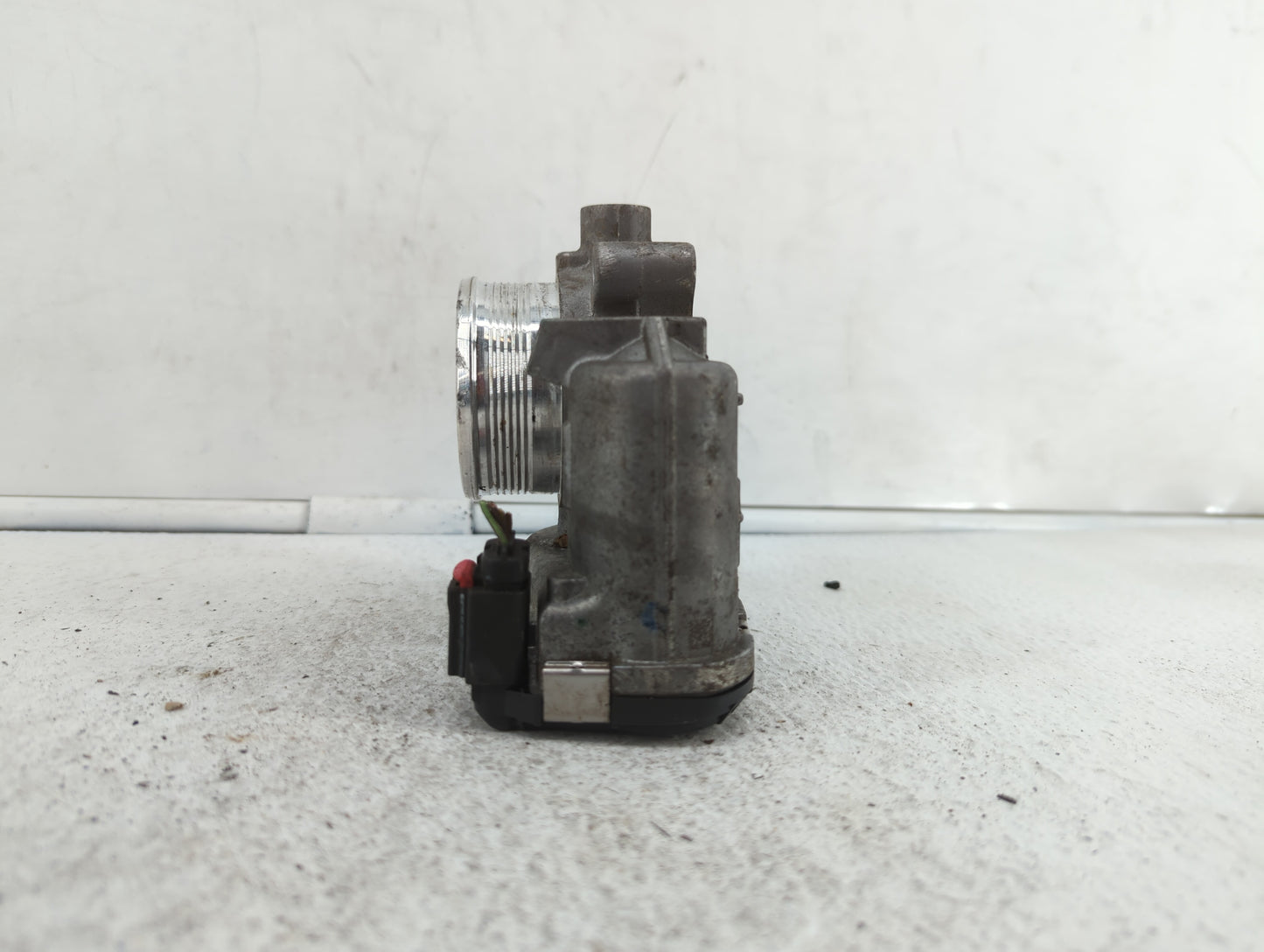 2014-2018 Ford Focus Throttle Body P/N:0 280 750 566 DS7E-9F991-BB Fits Fits 2014 2015 2016 2017 2018 2019 OEM Used Auto Par