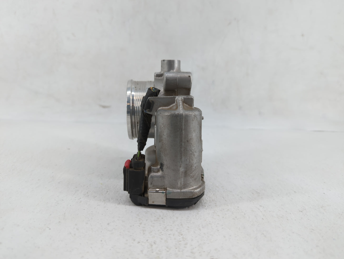 2014-2018 Ford Focus Throttle Body P/N:0 280 750 566 DS7E-9F991-BB Fits Fits 2014 2015 2016 2017 2018 2019 OEM Used Auto Par