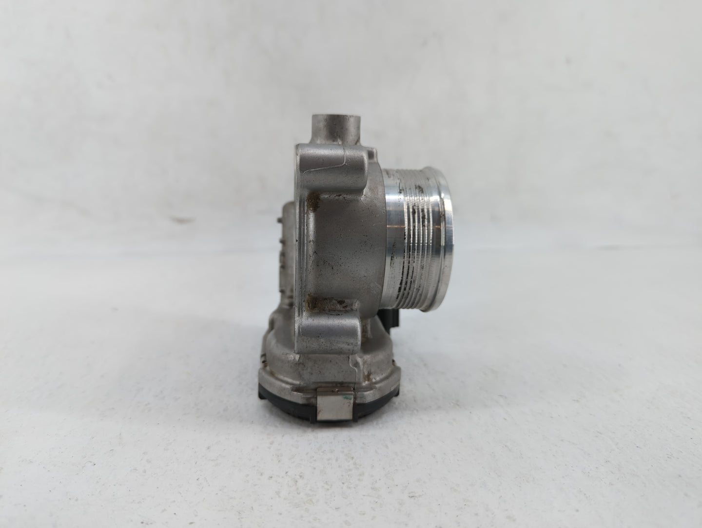 2014-2018 Ford Focus Throttle Body P/N:0 280 750 566 DS7E-9F991-BB Fits Fits 2014 2015 2016 2017 2018 2019 OEM Used Auto Par