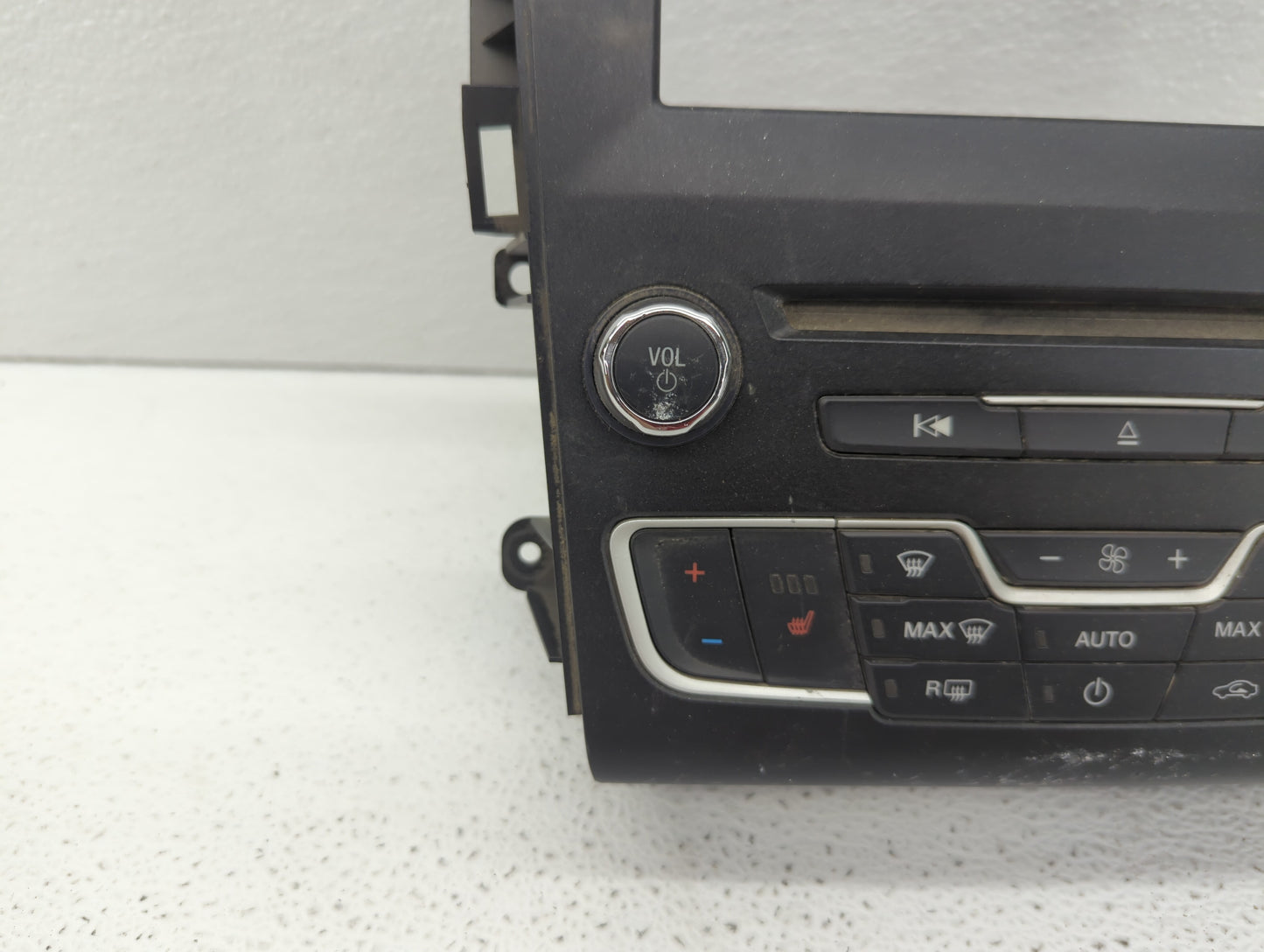 2015-2018 Ford Focus Am Fm Cd Player Radio Receiver - Oemusedautoparts1.com