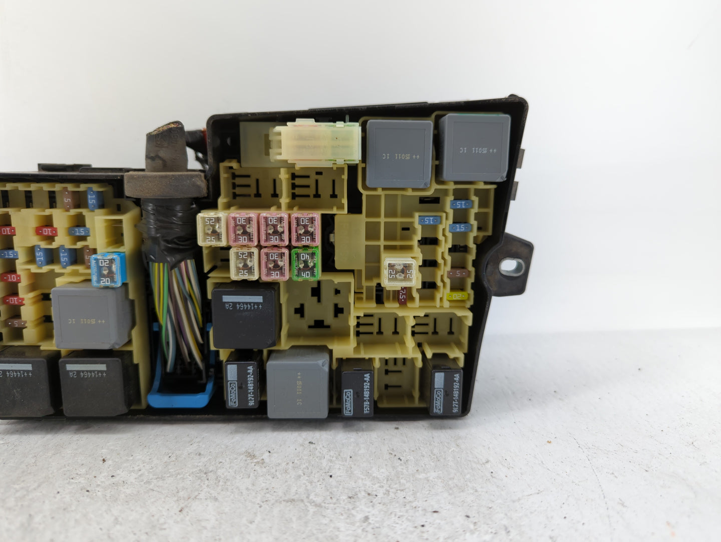 2015 Ford Focus Fusebox Fuse Box Panel Relay Module P/N:AV6T-14A067-AD AV6T-14A142-AB Fits OEM Used Auto Parts - Oemusedauto