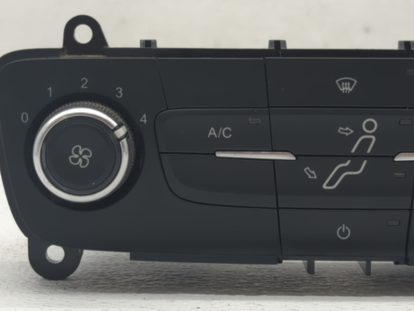 2015-2018 Ford Focus Climate Control Module Temperature AC/Heater Replacement P/N:F1ET-19980-JG F1ET-19980-JJ Fits OEM Used 