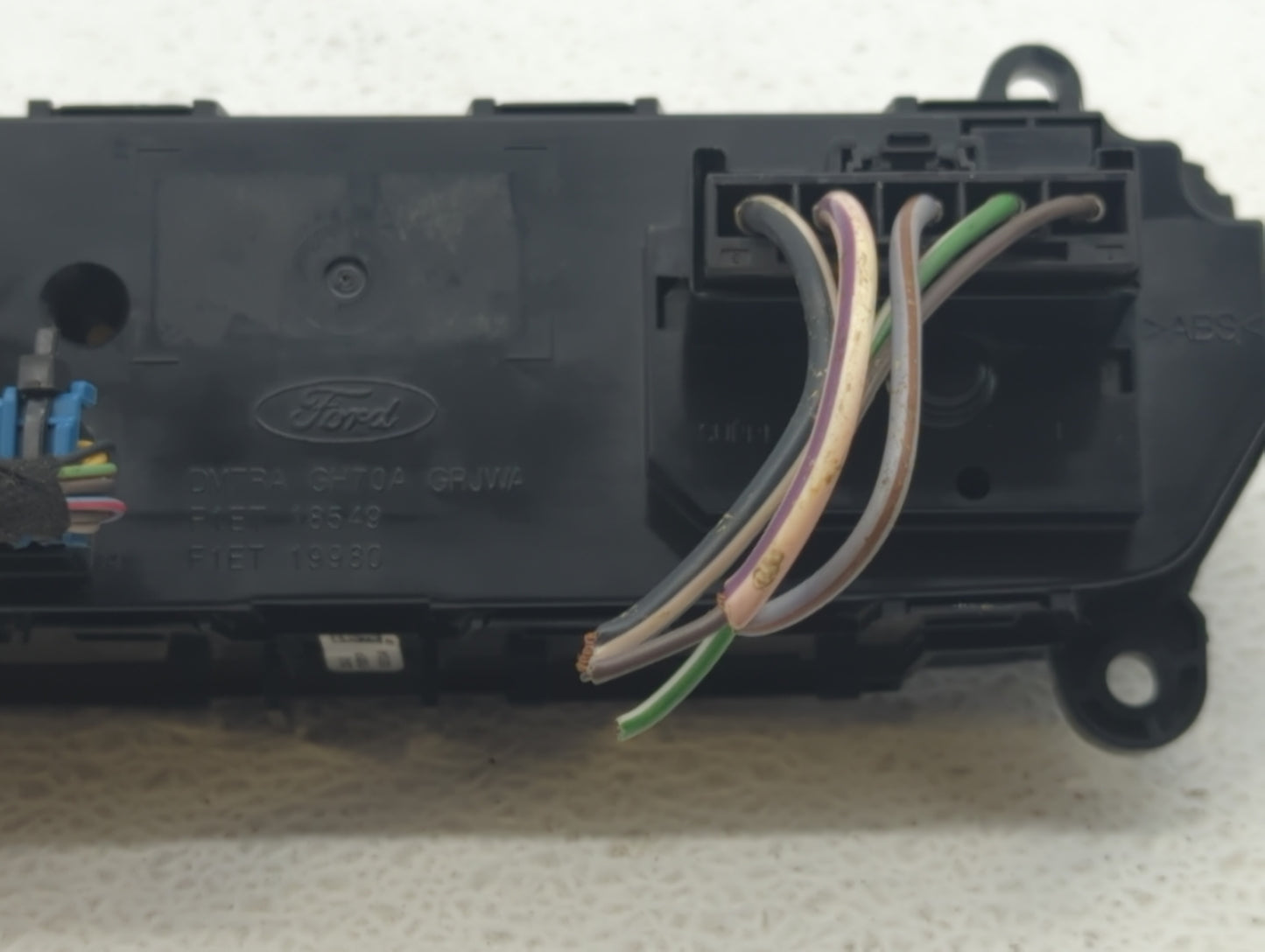 2015-2018 Ford Focus Climate Control Module Temperature AC/Heater Replacement P/N:F1ET-19980-JG F1ET-19980-JJ Fits OEM Used 