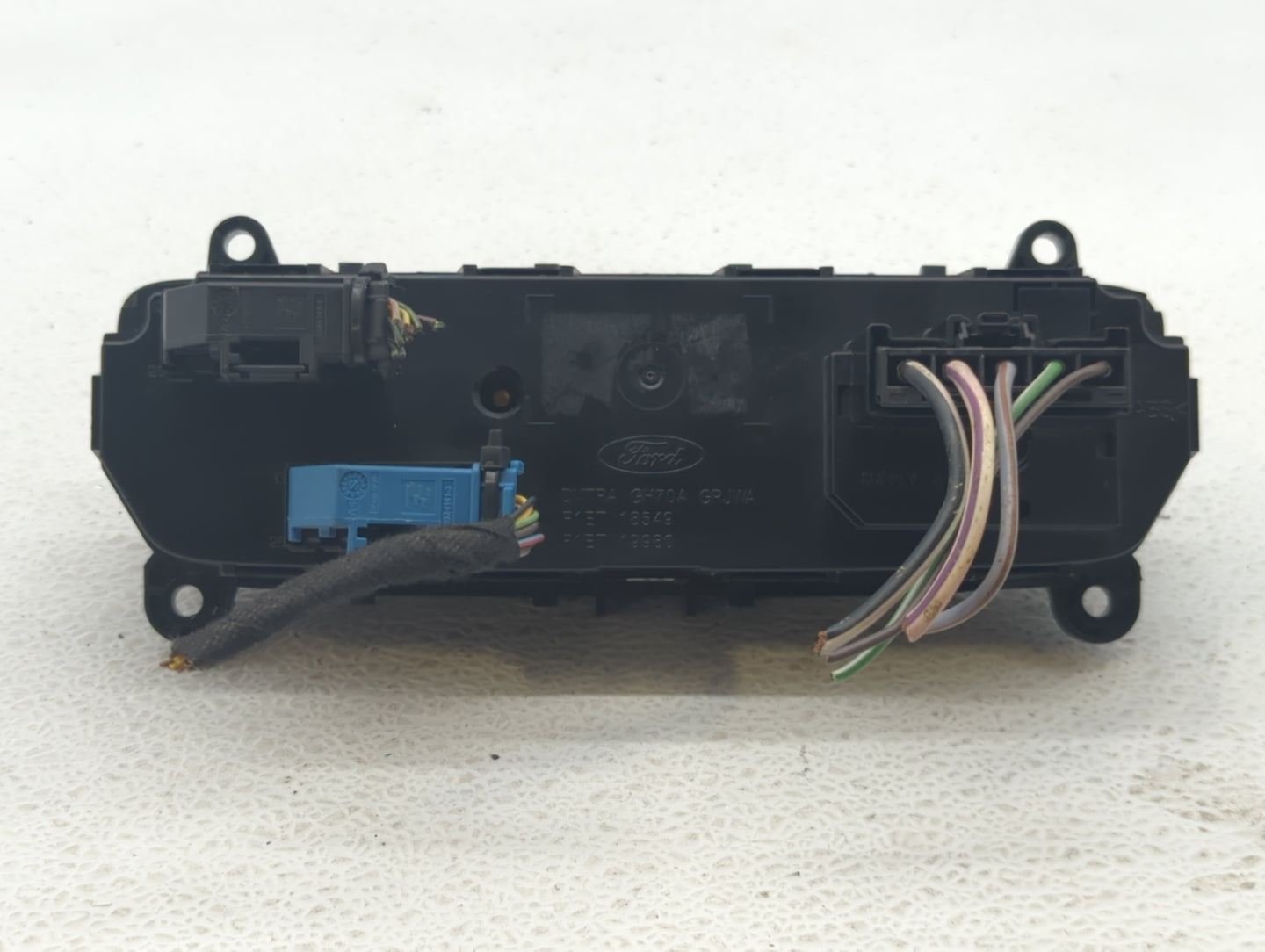 2015-2018 Ford Focus Climate Control Module Temperature AC/Heater Replacement P/N:F1ET-19980-JG F1ET-19980-JJ Fits OEM Used 