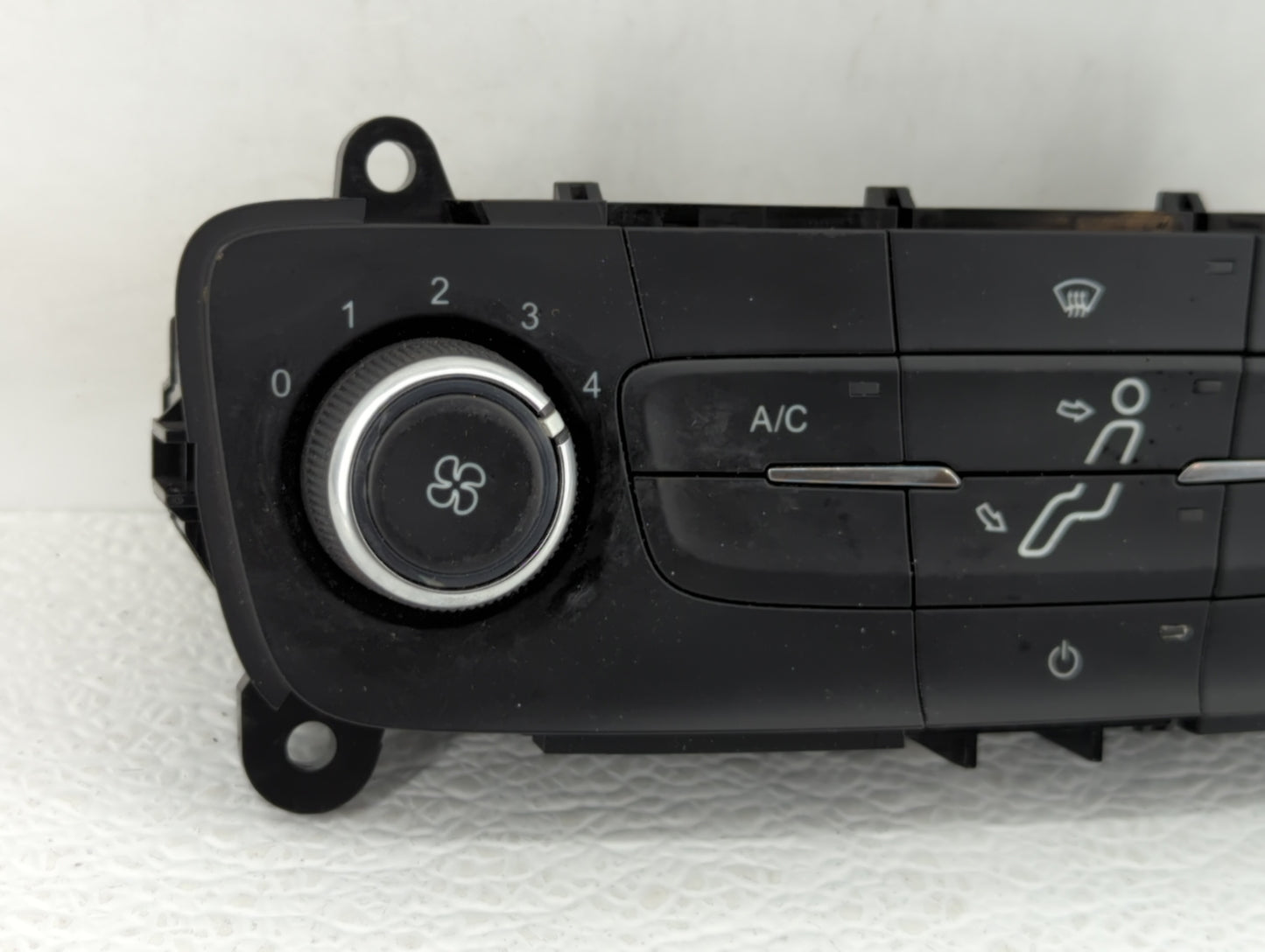 2015-2018 Ford Focus Climate Control Module Temperature AC/Heater Replacement P/N:F1ET-19980-JG F1ET-19980-JJ Fits OEM Used 