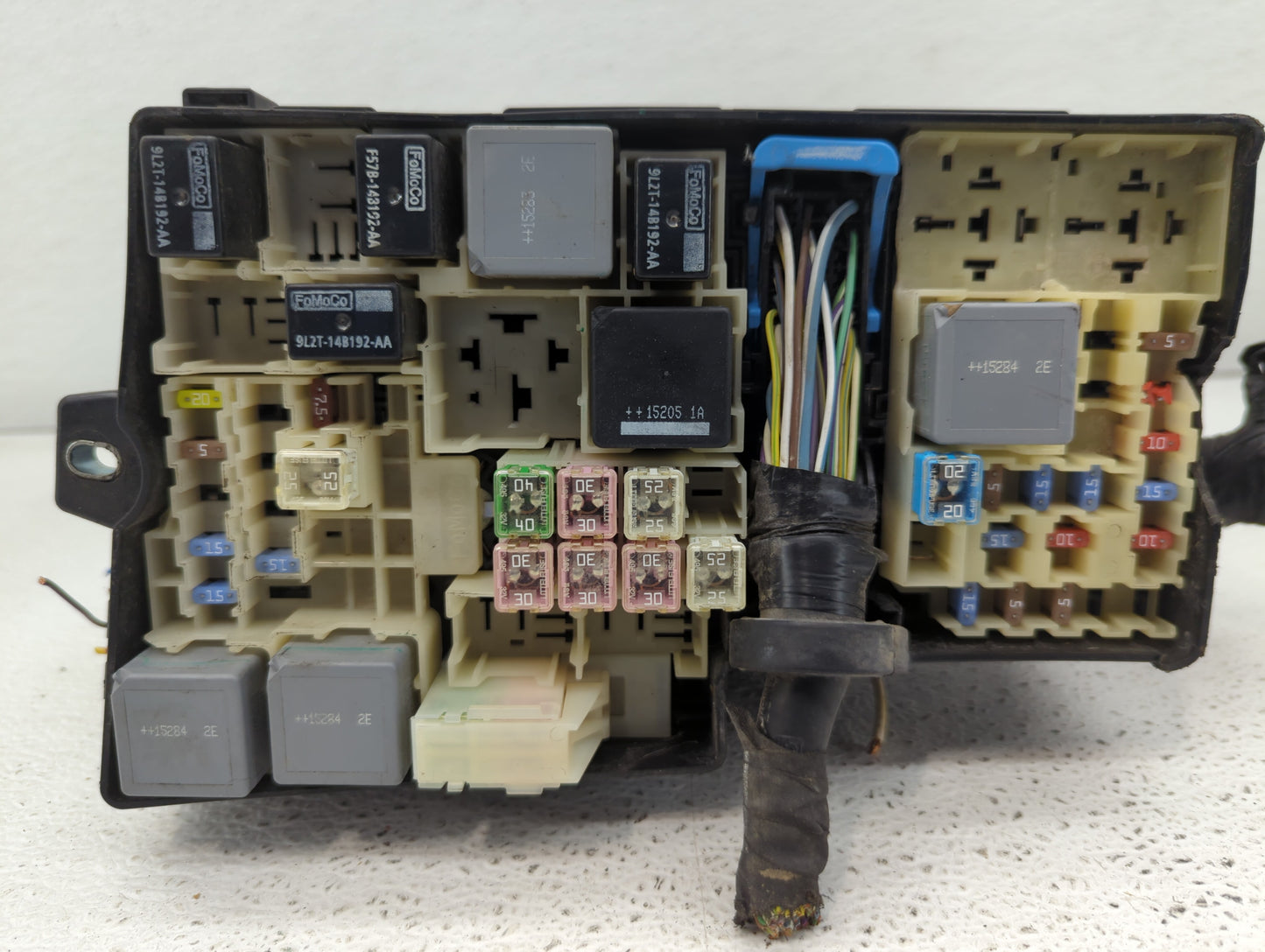 2015 Ford Focus Fusebox Fuse Box Panel Relay Module P/N:AV6T-14A067-AD AV6T-14A142-AB Fits OEM Used Auto Parts - Oemusedauto