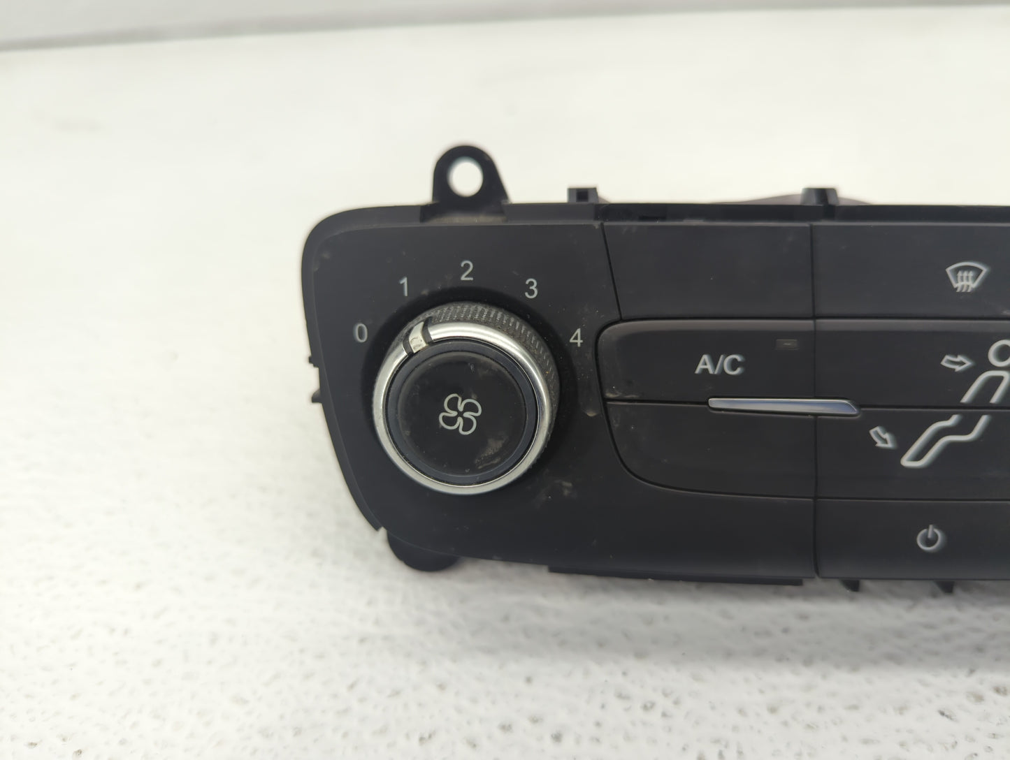 2015-2018 Ford Focus Climate Control Module Temperature AC/Heater Replacement P/N:F1ET-19980-JG F1ET-19980-JJ Fits OEM Used 