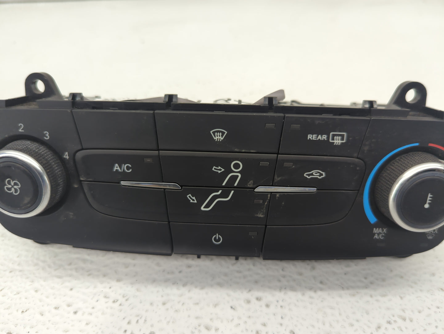 2015-2018 Ford Focus Climate Control Module Temperature AC/Heater Replacement P/N:F1ET-19980-JG F1ET-19980-JJ Fits OEM Used 