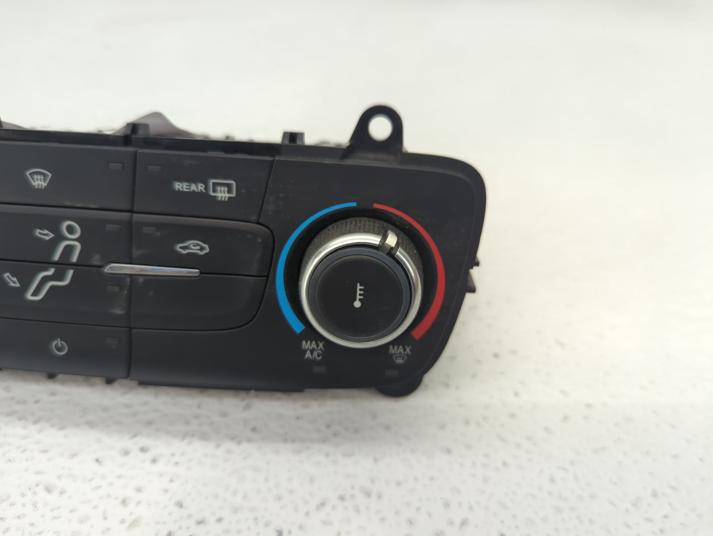2015-2018 Ford Focus Climate Control Module Temperature AC/Heater Replacement P/N:F1ET-19980-JG F1ET-19980-JJ Fits OEM Used 