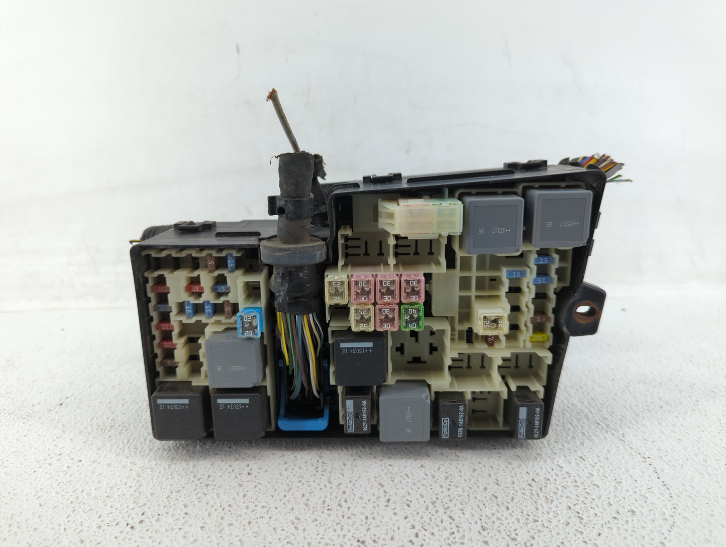 2015 Ford Focus Fusebox Fuse Box Panel Relay Module P/N:AV6T-14A067-AD AV6T-14A142-AB Fits OEM Used Auto Parts - Oemusedauto