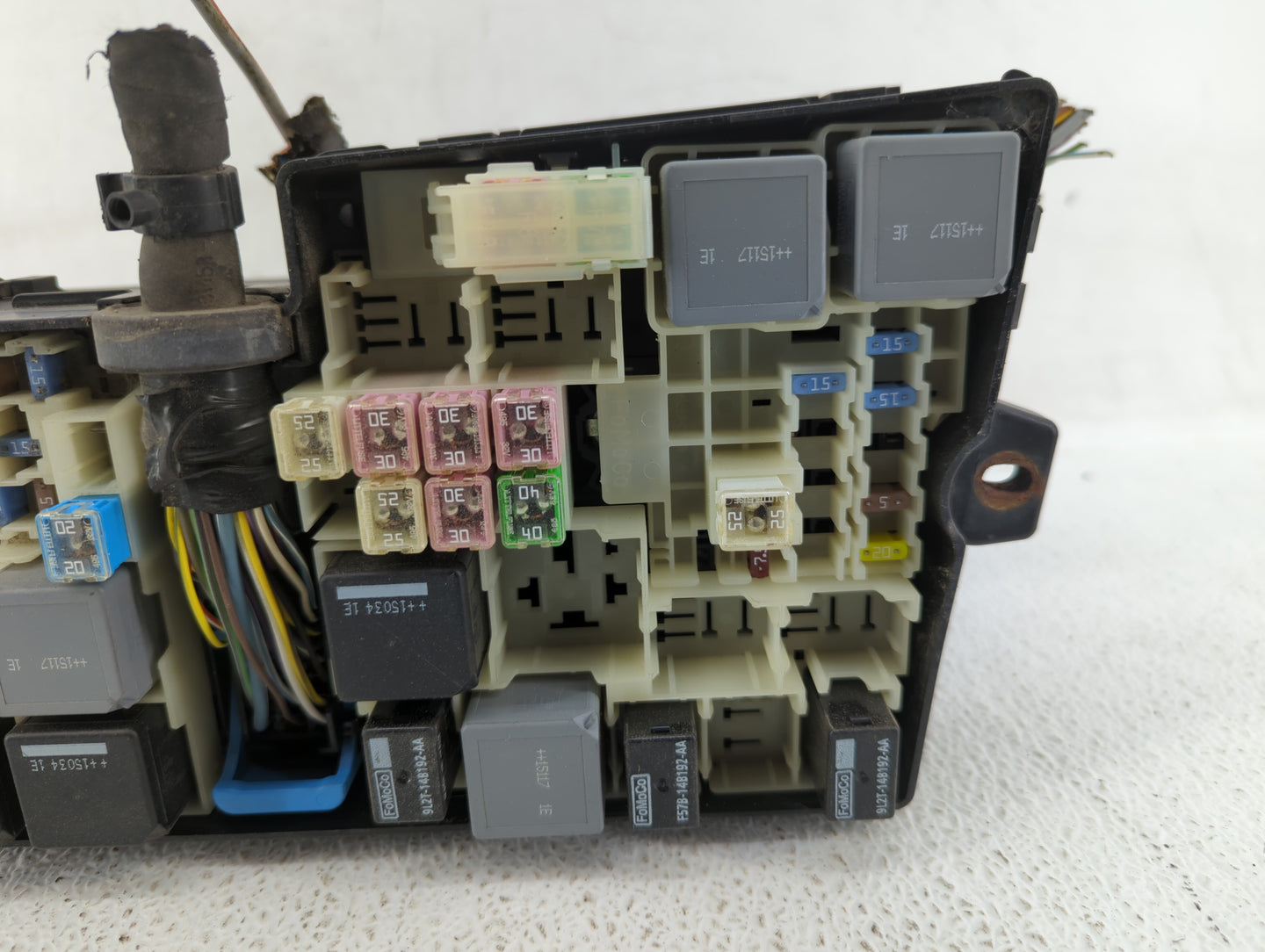 2015 Ford Focus Fusebox Fuse Box Panel Relay Module P/N:AV6T-14A067-AD AV6T-14A142-AB Fits OEM Used Auto Parts - Oemusedauto