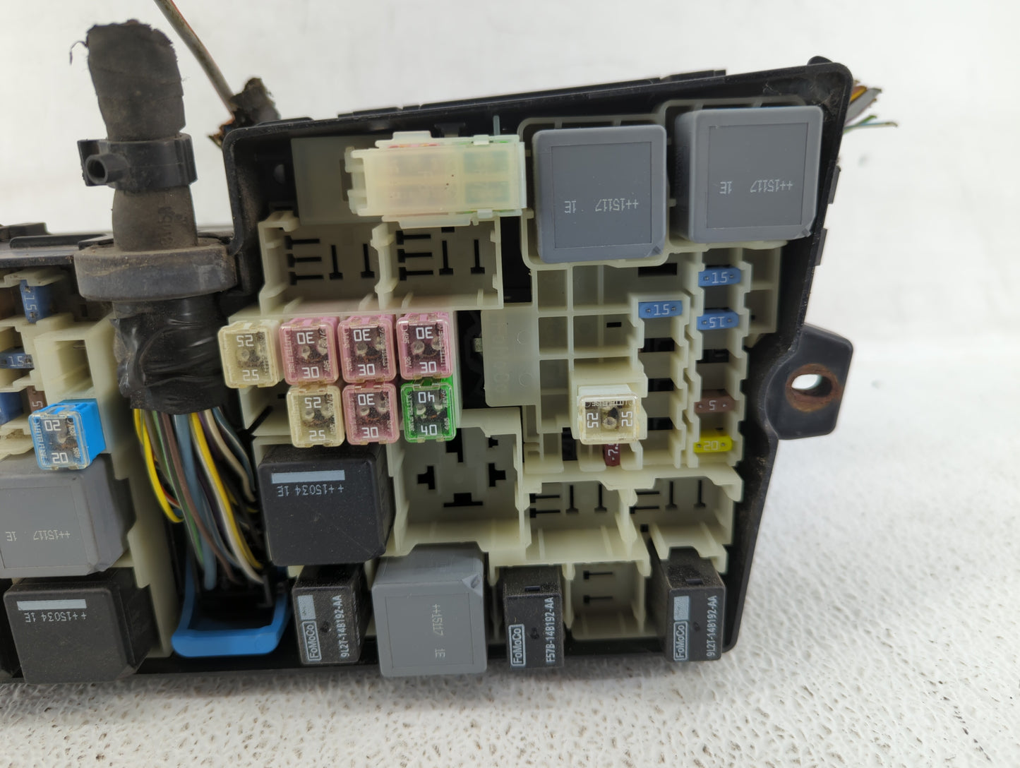 2015 Ford Focus Fusebox Fuse Box Panel Relay Module P/N:AV6T-14A067-AD AV6T-14A142-AB Fits OEM Used Auto Parts - Oemusedauto