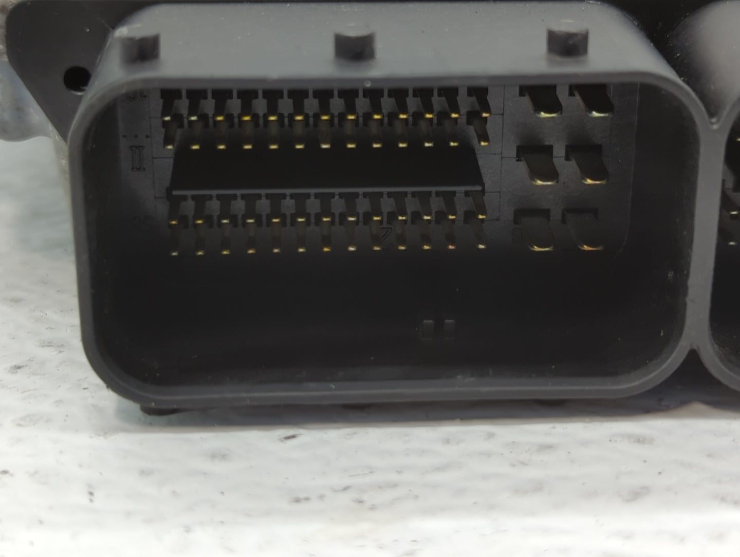 2014-2016 Ford Focus PCM Engine Control Computer ECU ECM PCU OEM P/N:ES7A-12A650-EJ FM5A-12A650-ADB Fits Fits 2014 2015 2016