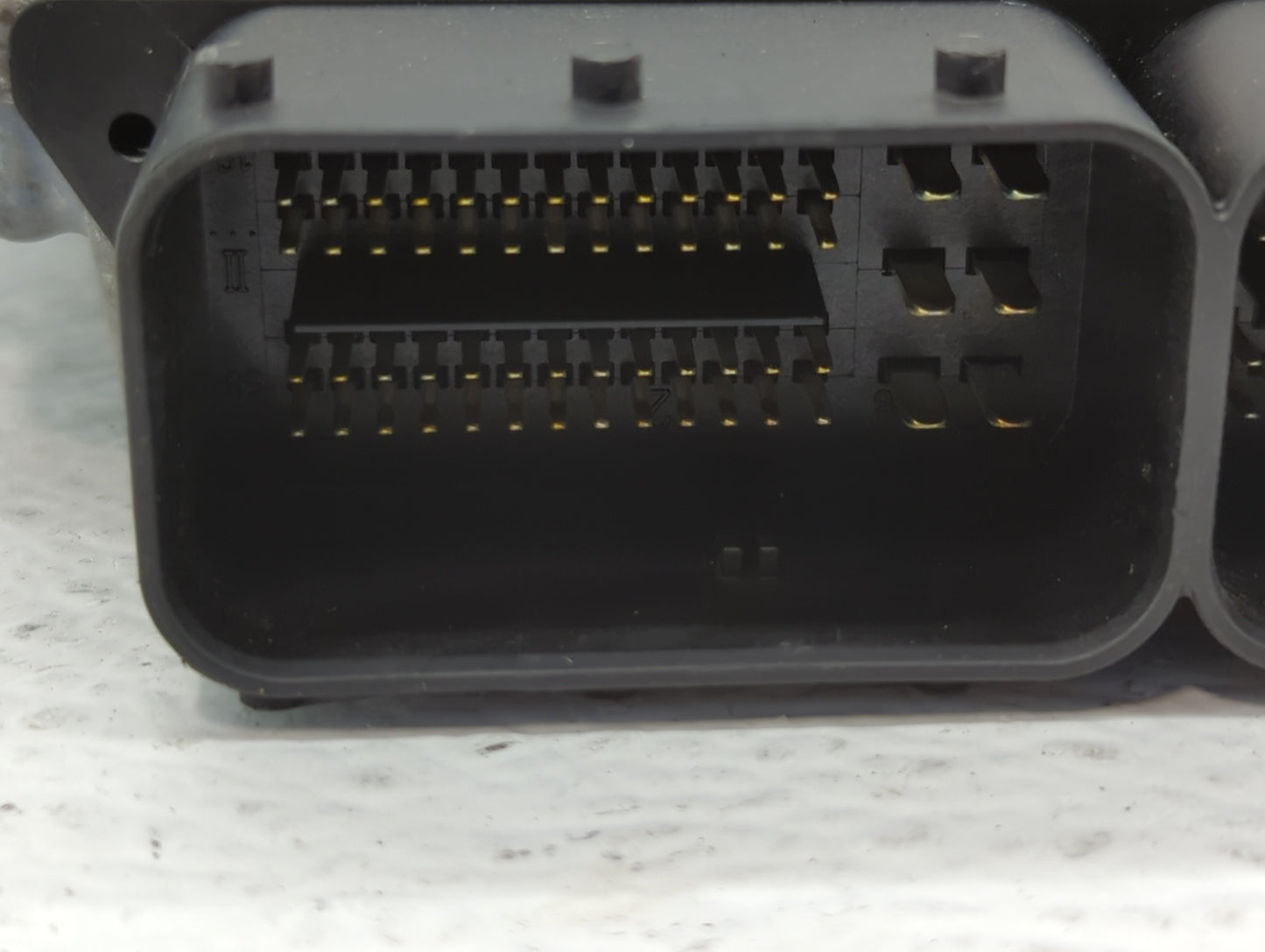 2014-2016 Ford Focus PCM Engine Control Computer ECU ECM PCU OEM P/N:ES7A-12A650-EJ FM5A-12A650-ADB Fits Fits 2014 2015 2016