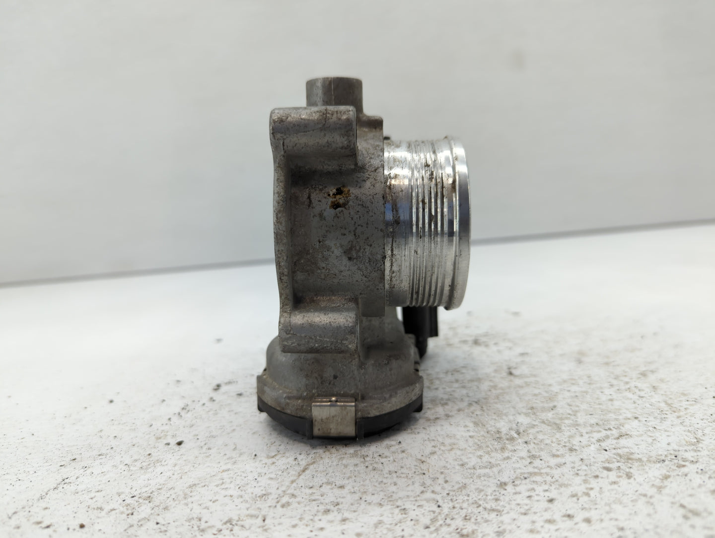 2014-2018 Ford Focus Throttle Body P/N:DS7E-9F991-BB Fits Fits 2014 2015 2016 2017 2018 2019 2020 2021 2022 OEM Used Auto Pa