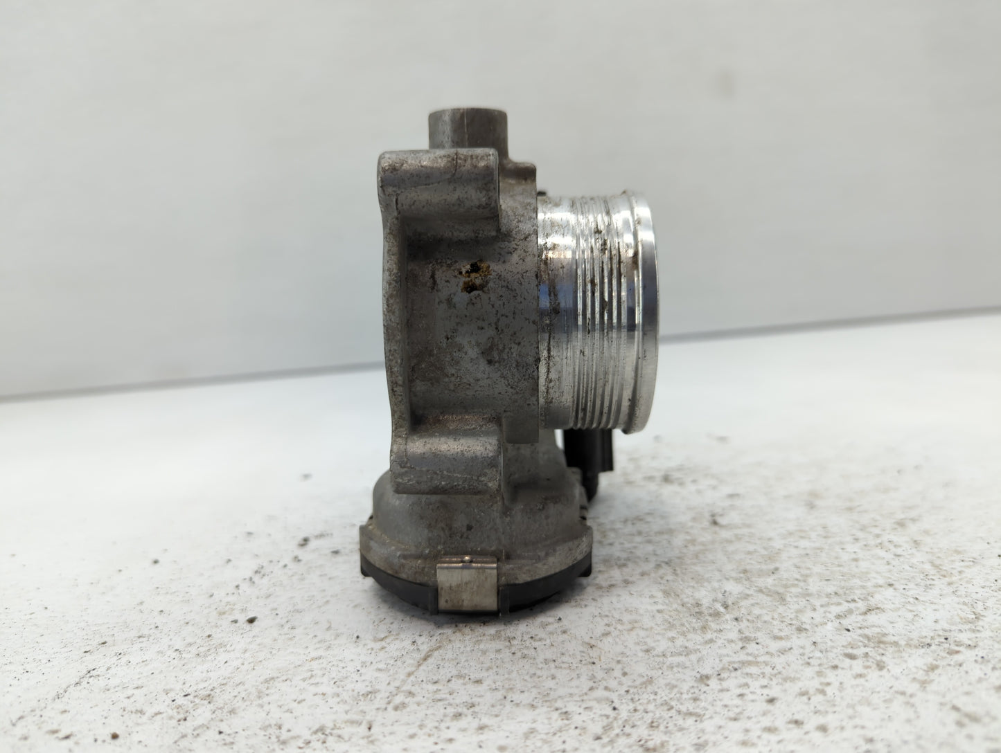 2014-2018 Ford Focus Throttle Body P/N:DS7E-9F991-BB Fits Fits 2014 2015 2016 2017 2018 2019 2020 2021 2022 OEM Used Auto Pa